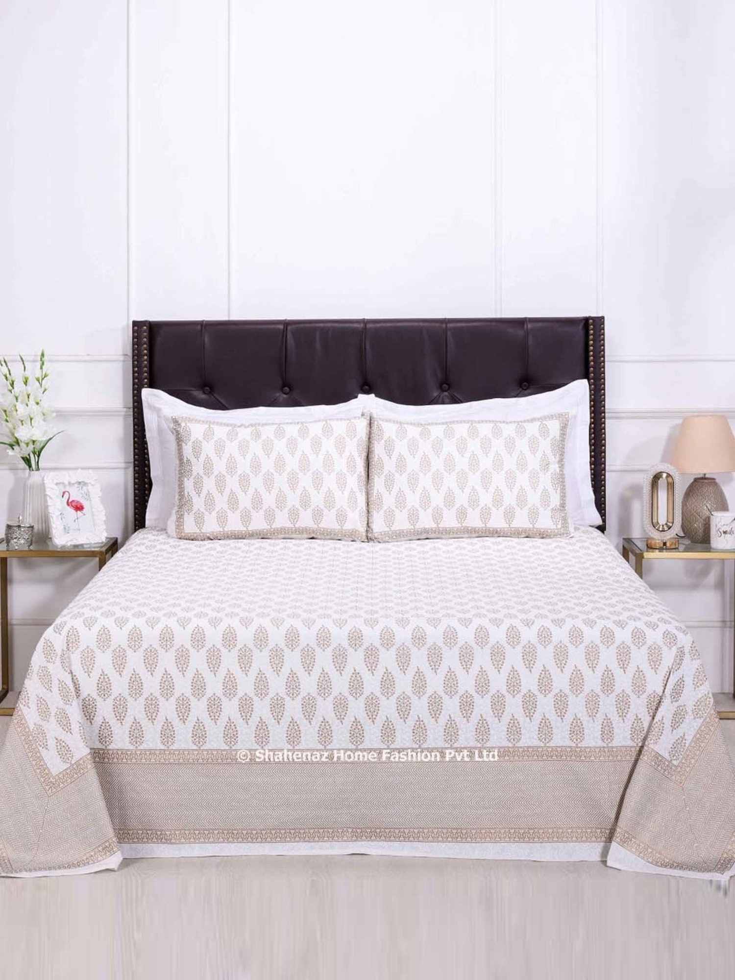 Shahenaz White & Golden 120 TC Cotton Pastel Double Bedsheet with 2 Pillow Covers