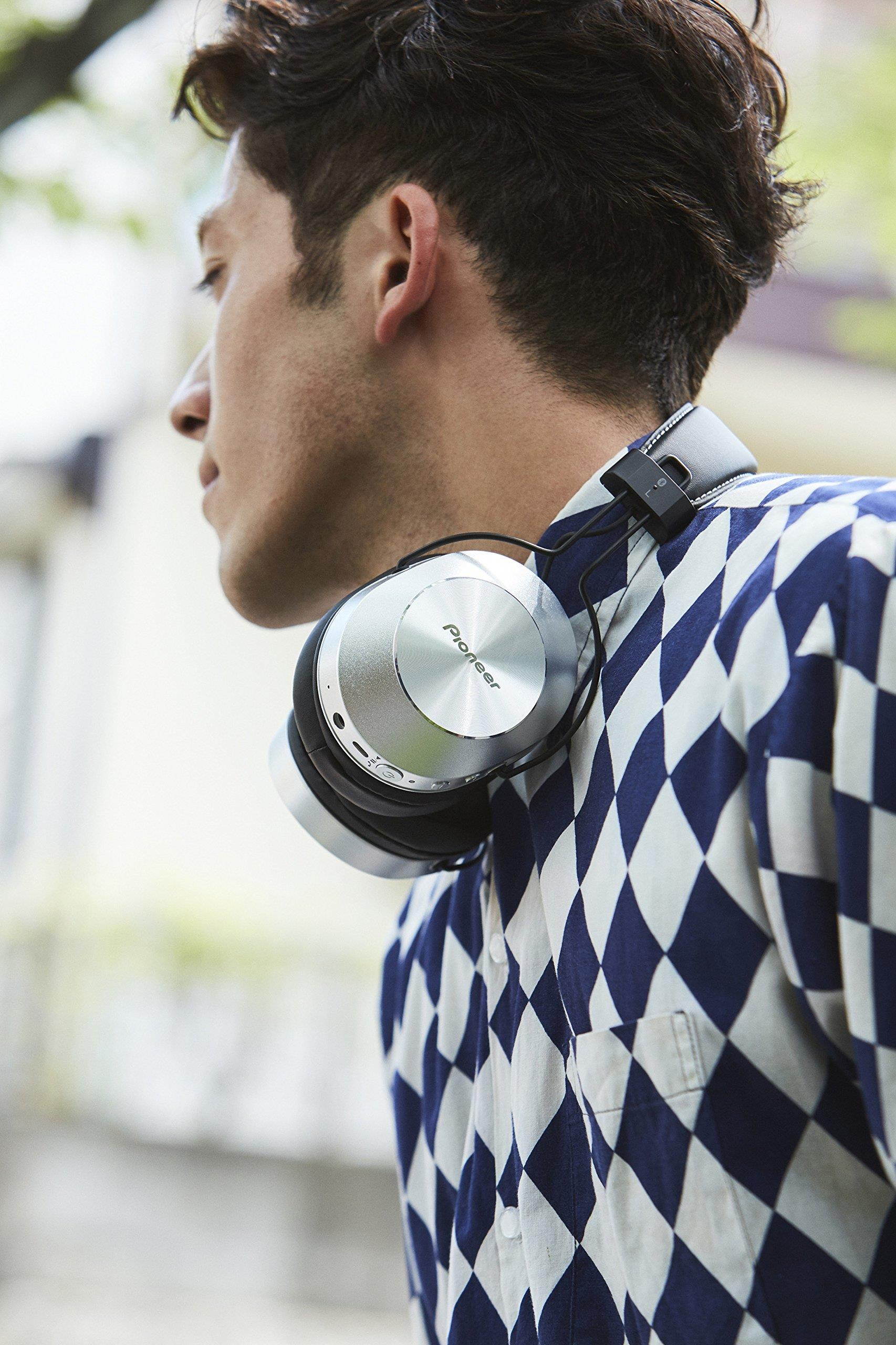 Pioneer Bluetooth 3.0 and Hi-Res Audio Over Ear Wireless/Wired Stereo Headphone with Built-In Mic, 12 Hours Battery, Pair 8 Devices, 40mm Drivers, 1.2m Cable, 9 Hz to 22 kHz, Silver (SE-MS7BT-S)