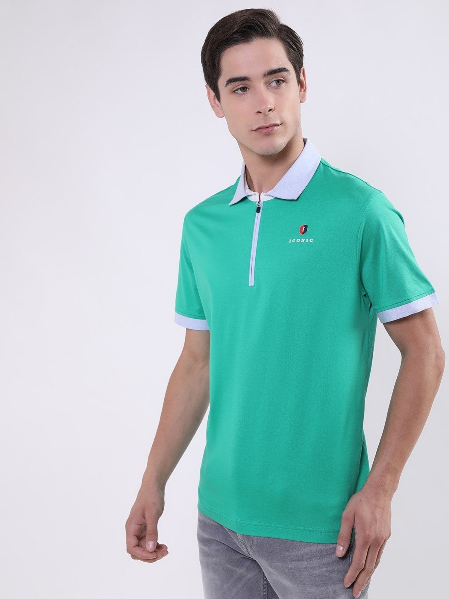 Iconic Men Colourblocked Regular Fit Cotton T-shirt