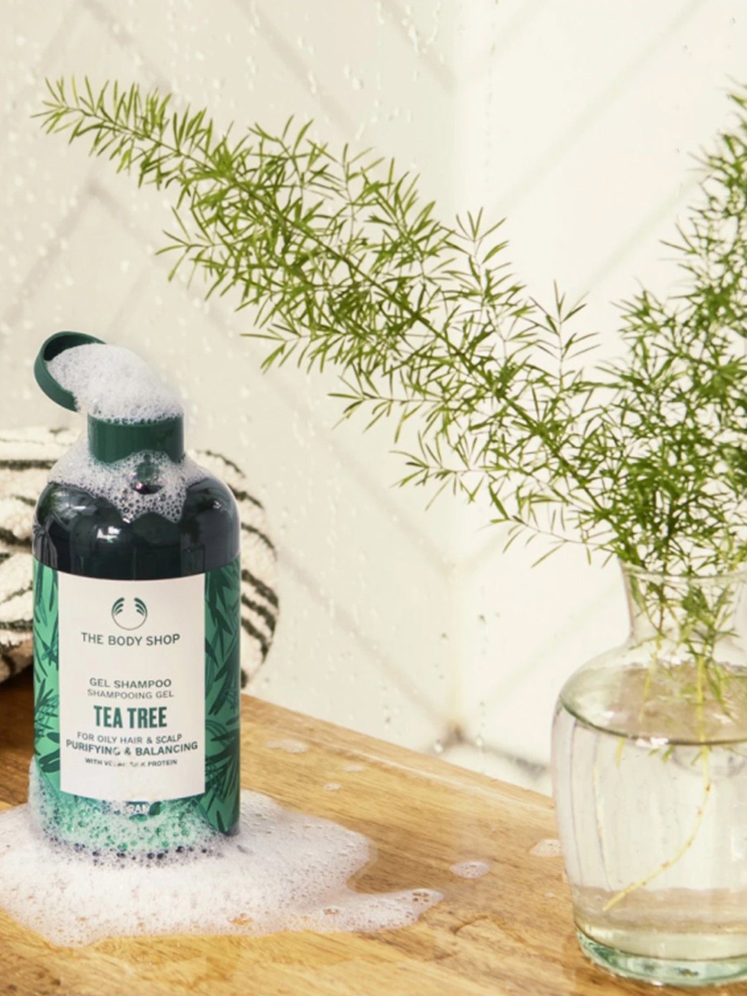 The Body Shop Tea Tree Purifying & Balancing Gel Shampoo - 250 ml