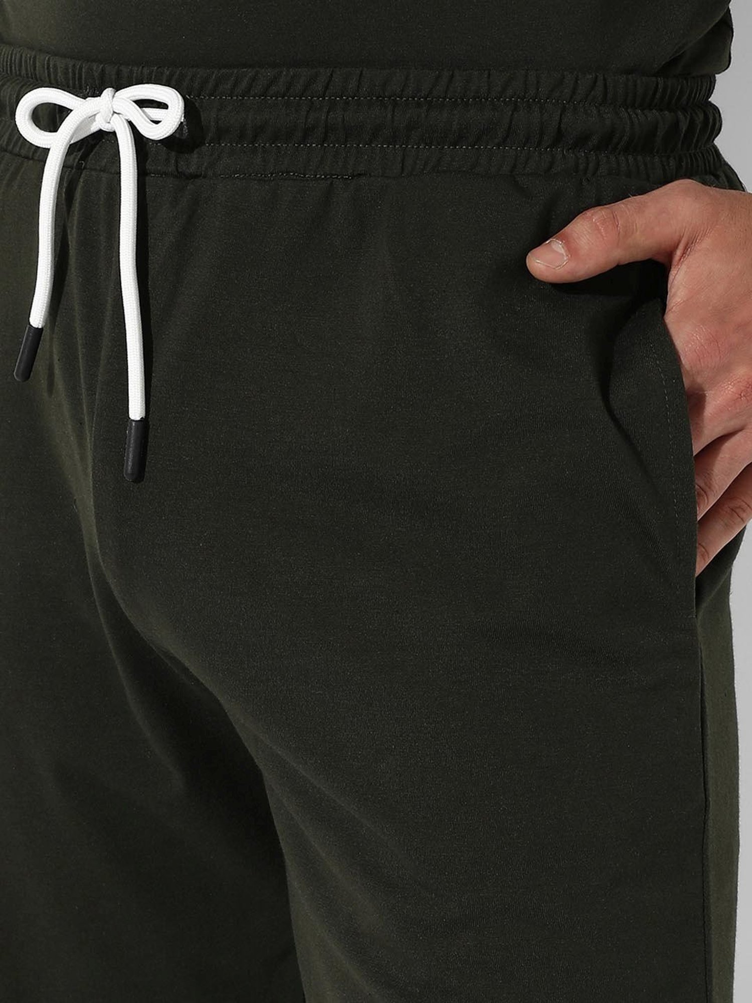 Campus Sutra Forest Green Regular Fit Oversized Smell The Flower Printed Co-Ord Set