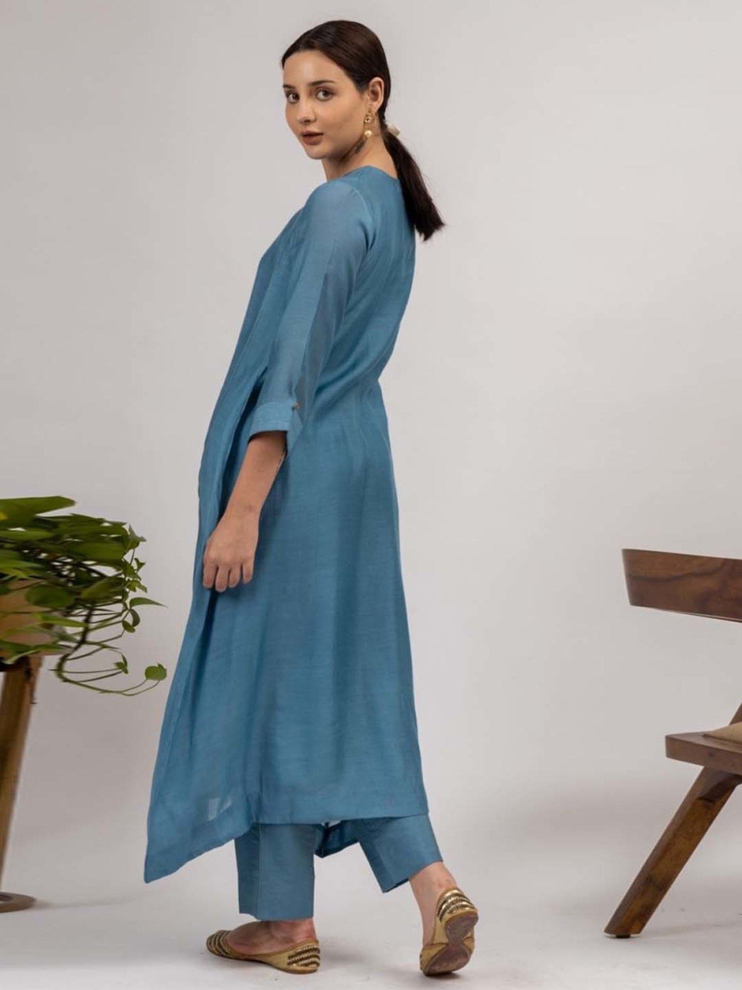 Mushio Blue & Grey Stitch Detail Hand Woven Maheshwari Silk Kurta With Slip And Cotton Silk Pants