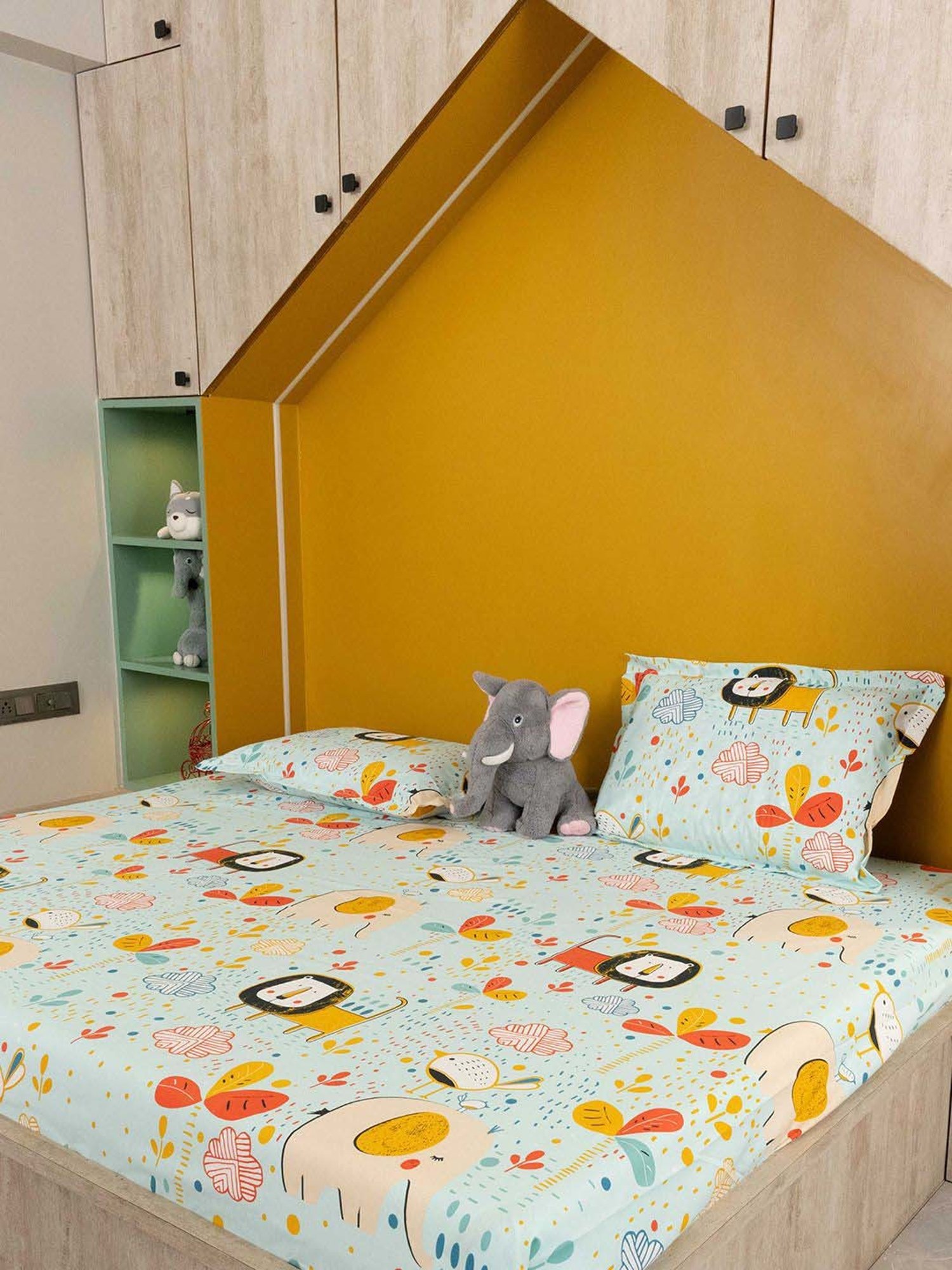 Urban Space Sky Blue Cotton 200 TC Lion King Bedsheet King Fitted with 2 Pillow Covers