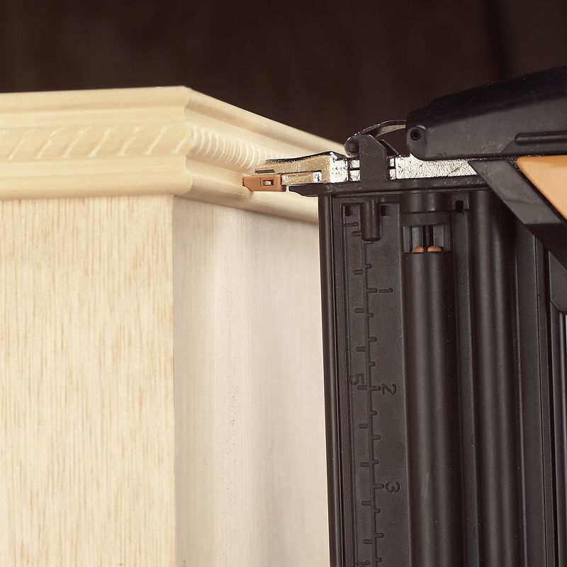 Bostitch BTFP12233-R Smart Point 18-Gauge Brad Nailer Kit