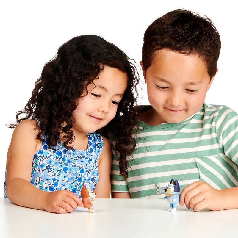 Bluey Photographer Figures - 2pk