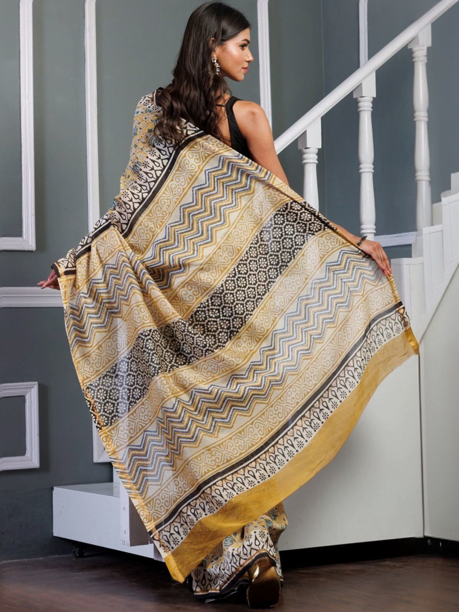 Unnati Silks Yellow Printed Saree With Unstitched Blouse