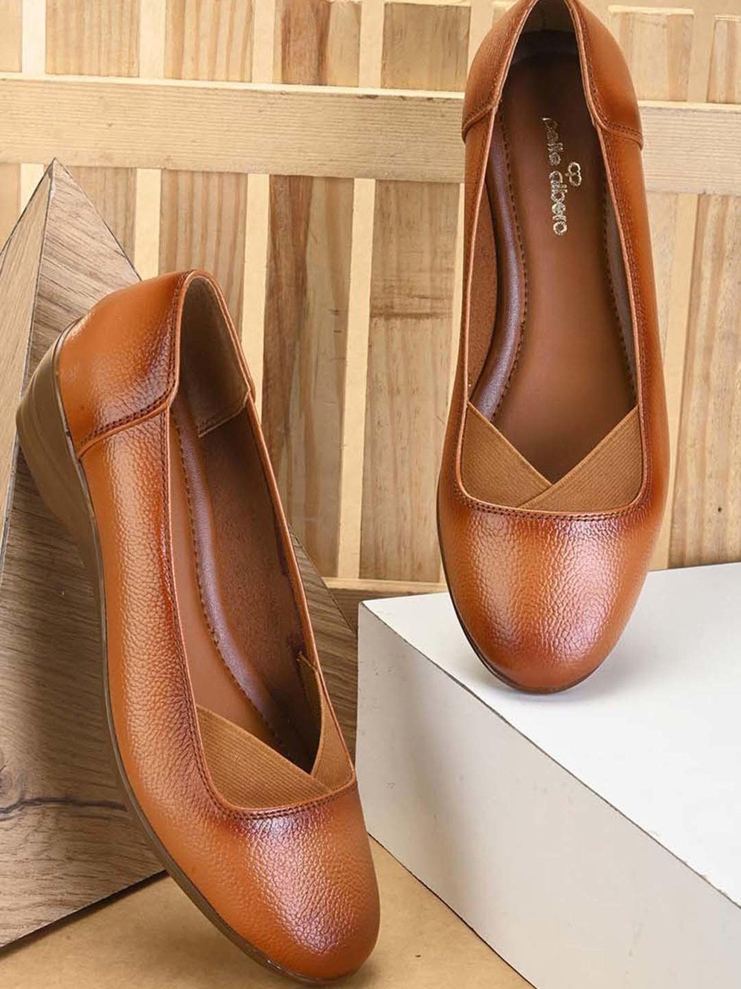 Pelle Albero Women's Tan Wedge Pumps