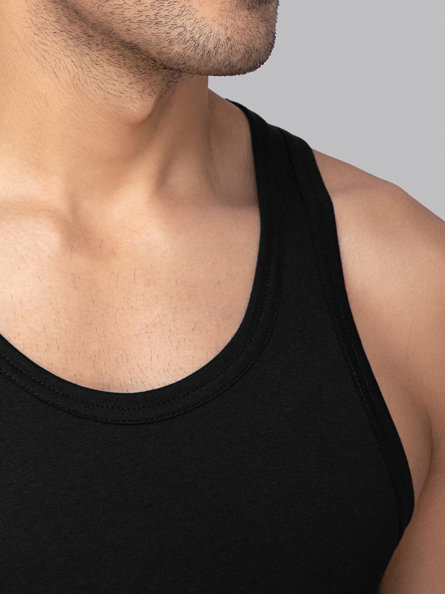 XYXX Black Round Neck Vest