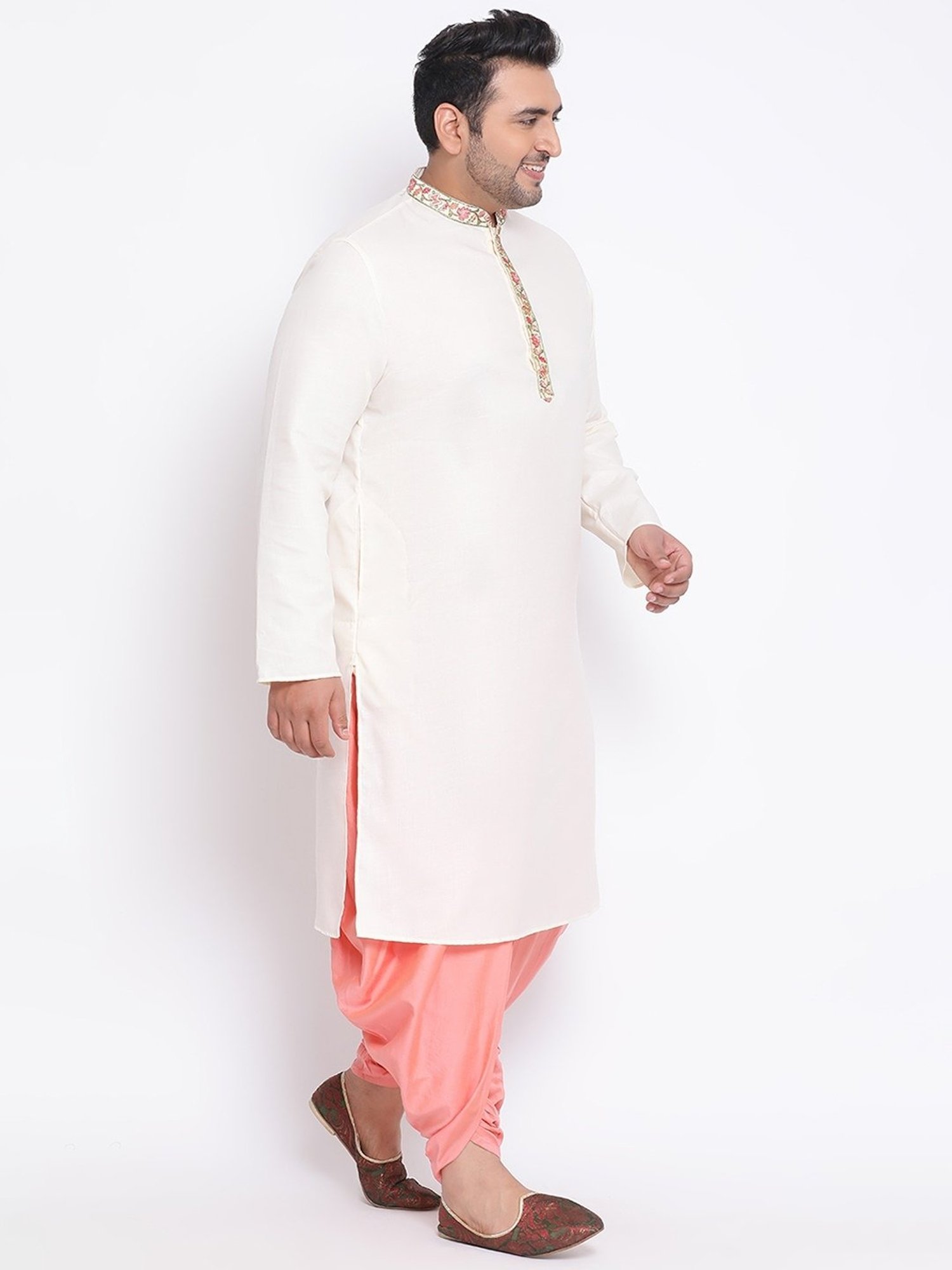 KISAH PLUS White Regular Fit Embroidered Kurta