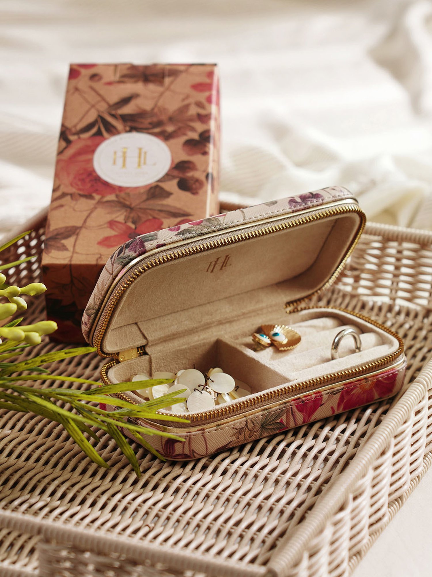 Pure Home and Living Pink Faux Leather Jewellery Organiser