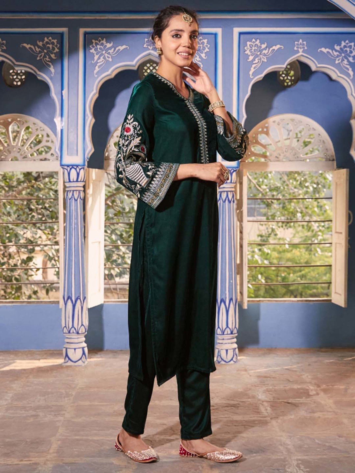 Rustorange Green Embroidered Straight Kurta