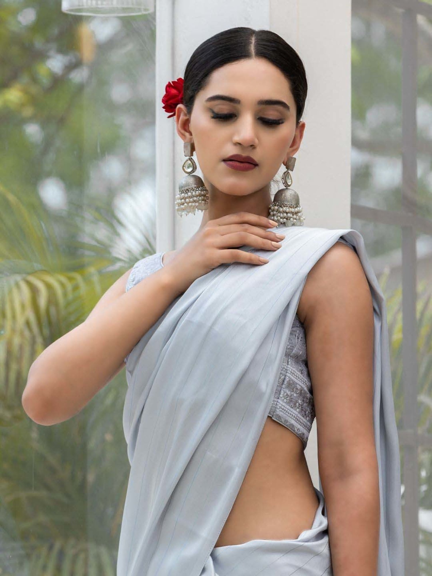 Swtantra Grey Striped Saree With Unstitched Blouse