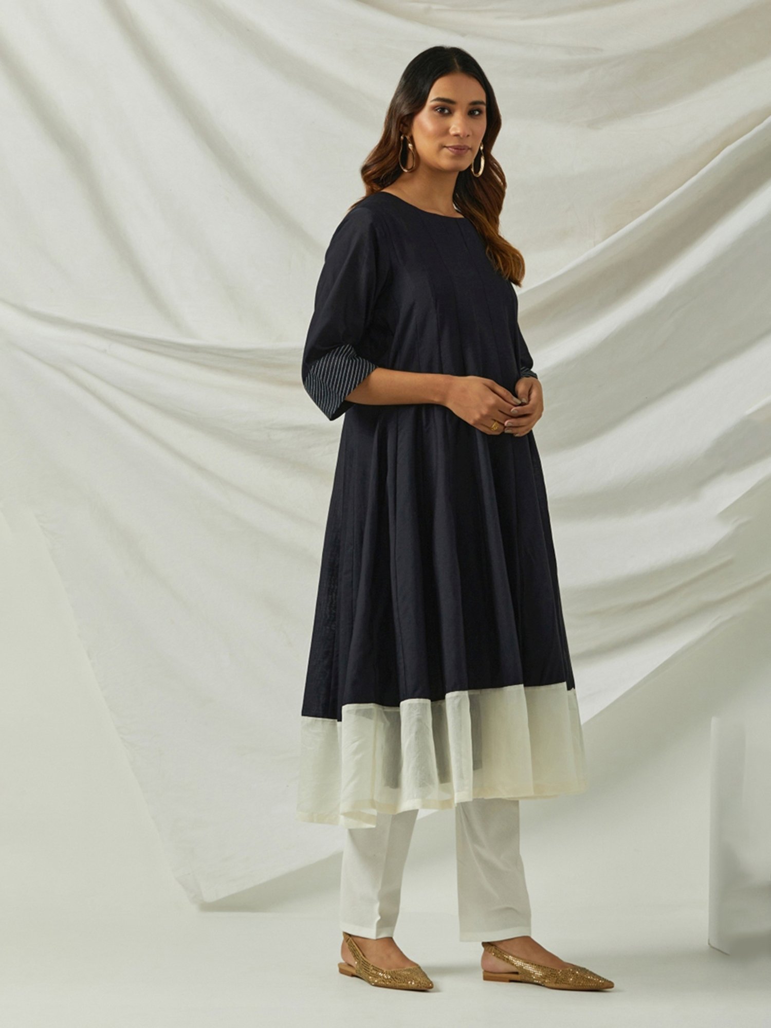 Smriti Gupta Anokhi Black And White Kurta Set