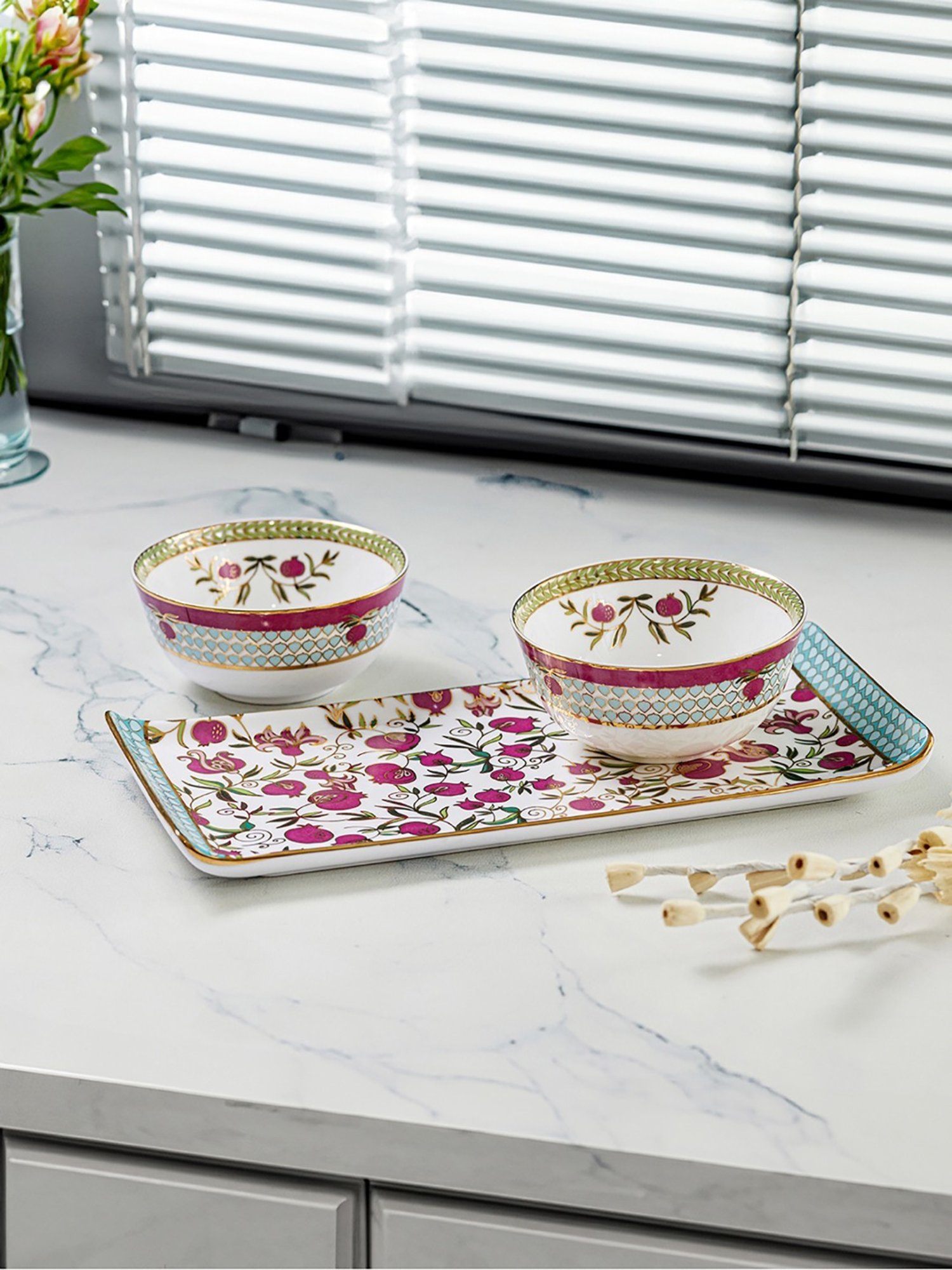 Trovea's Pom Passion 24K Gold Red Ceramic Bowls and Tray Set