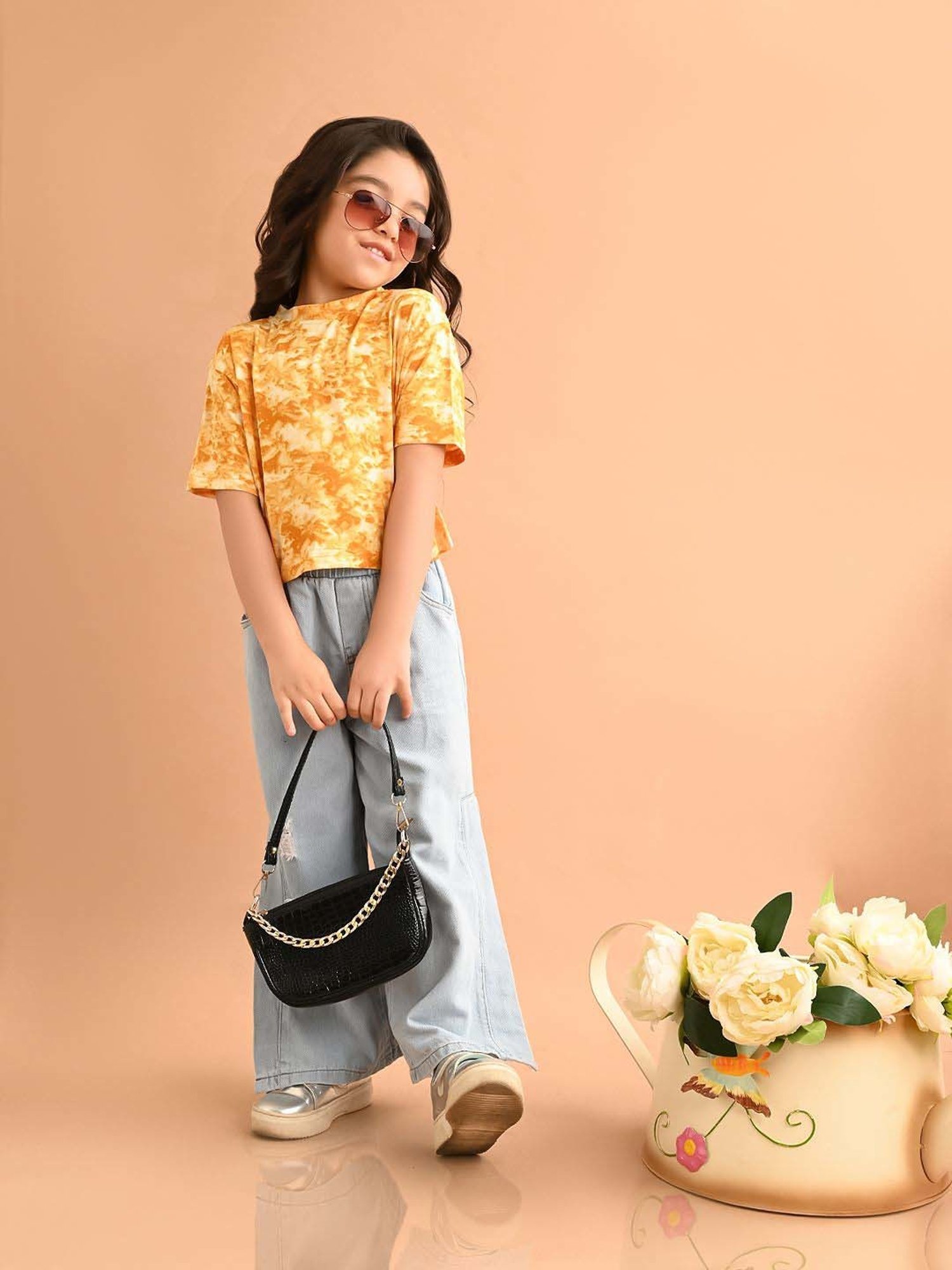 LilPicks Kids Yellow Solid Crop Top