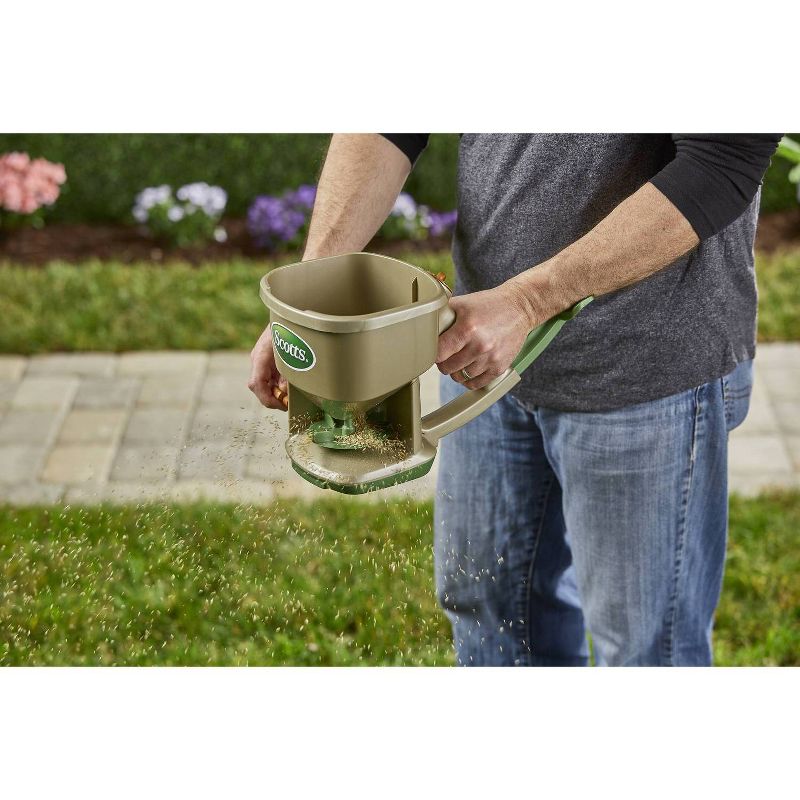 Scotts Whirl Hand-Powered Spreader