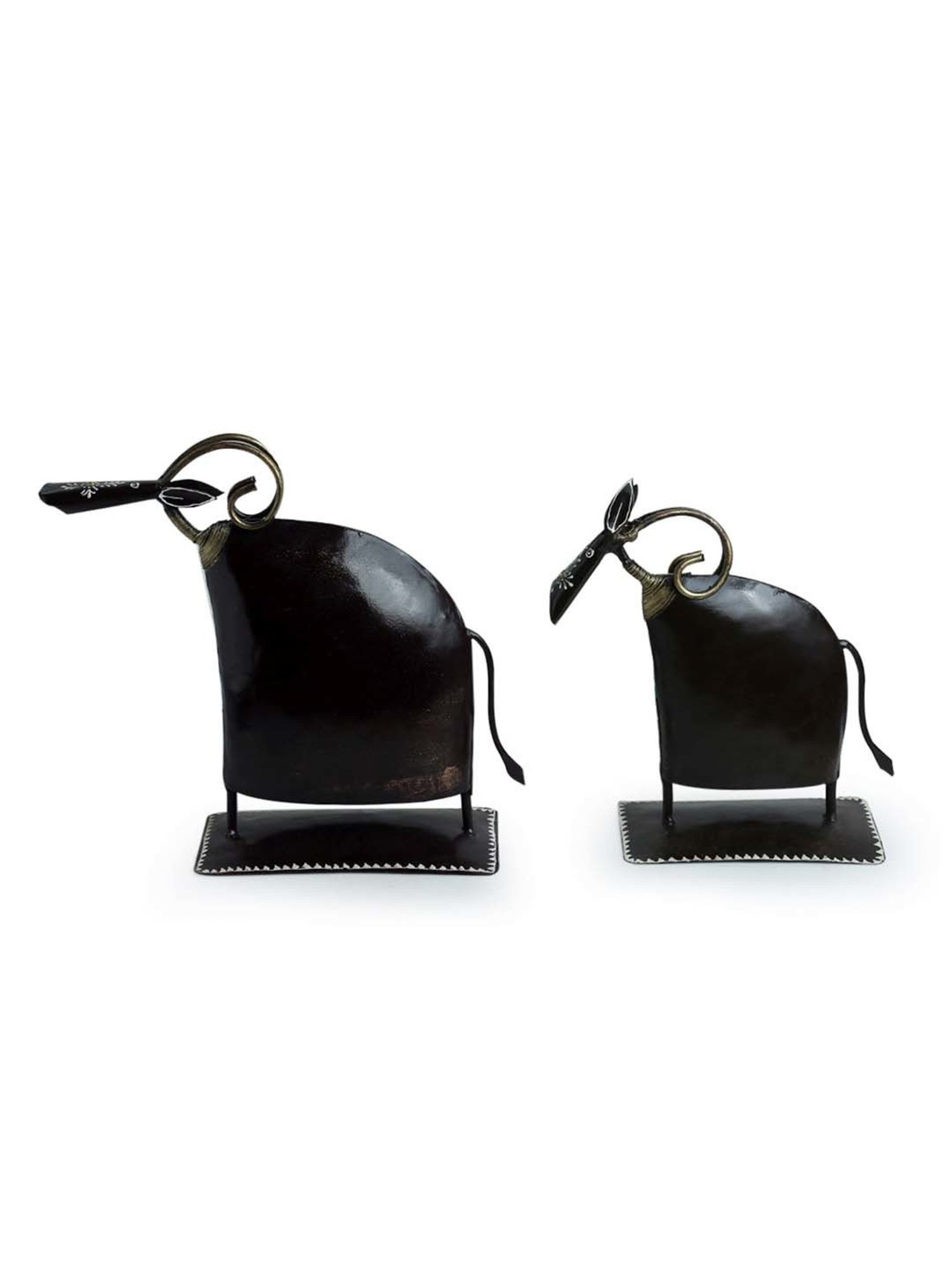 ExclusiveLane 'Festive Oxen' Black Iron Decorative Showpiece - Set of 2