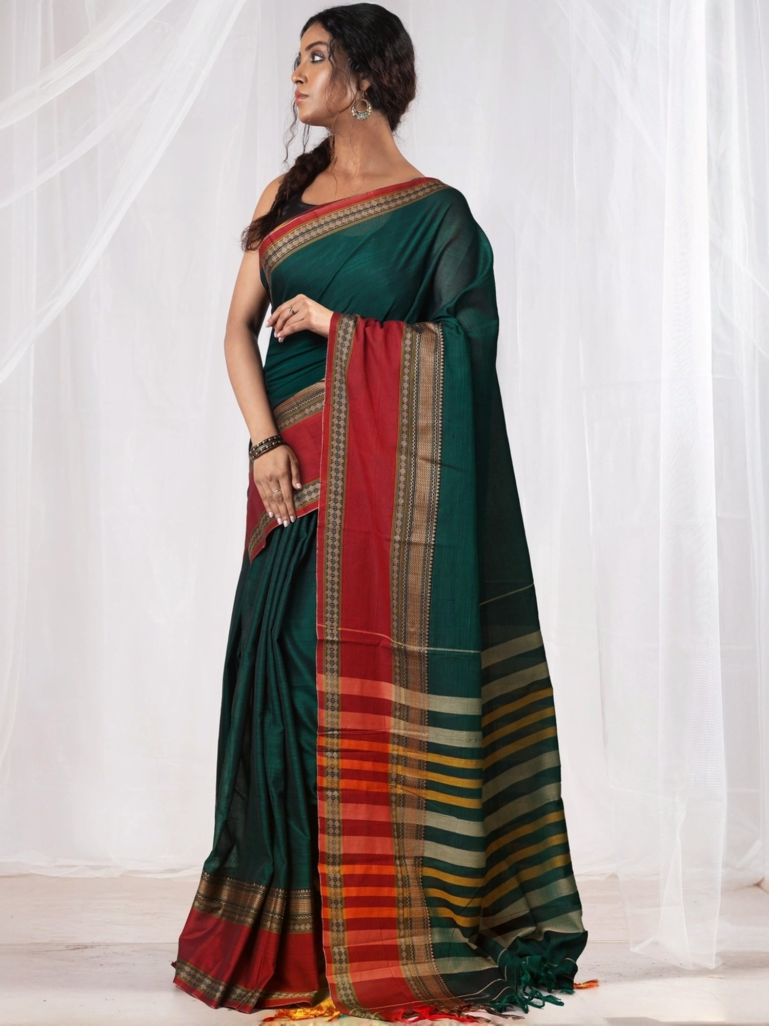 Unnati Silks Green Cotton Woven Saree With Unstitched Blouse