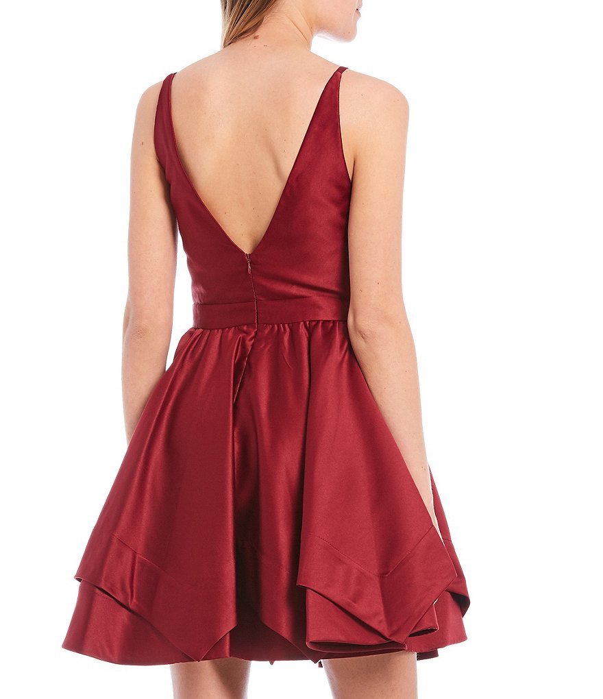 Blondie Nites Sleeveless Plunge V-Neck Double Point Hem Fit-and-Flare Dress