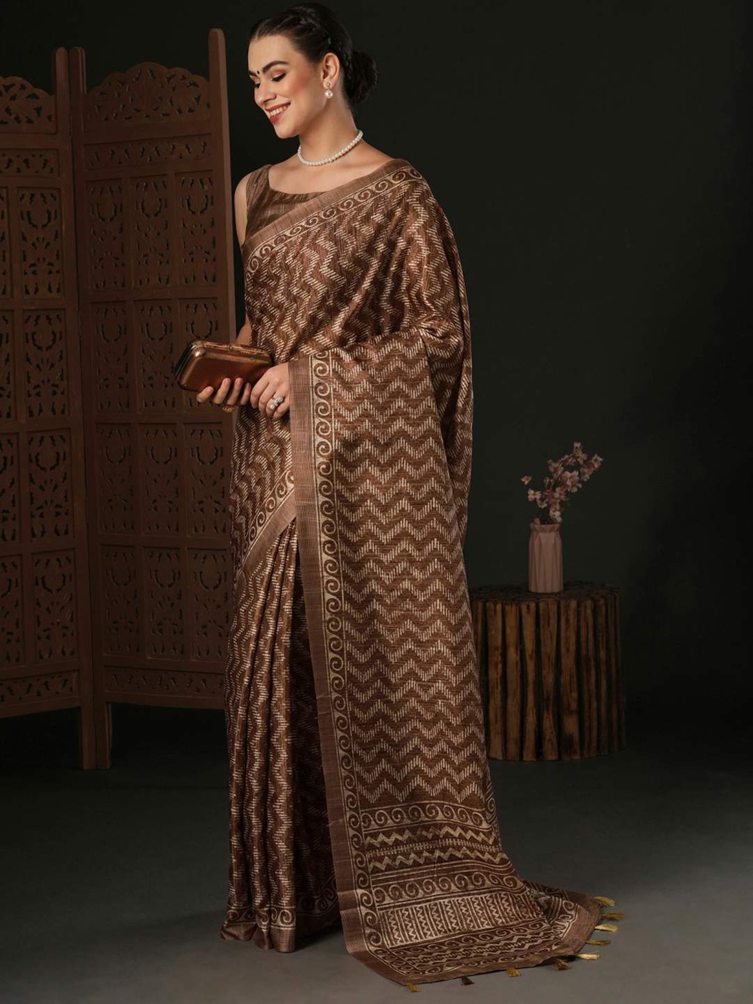 Unnati Silks Grey Cotton Printed Saree With Unstitched Blouse