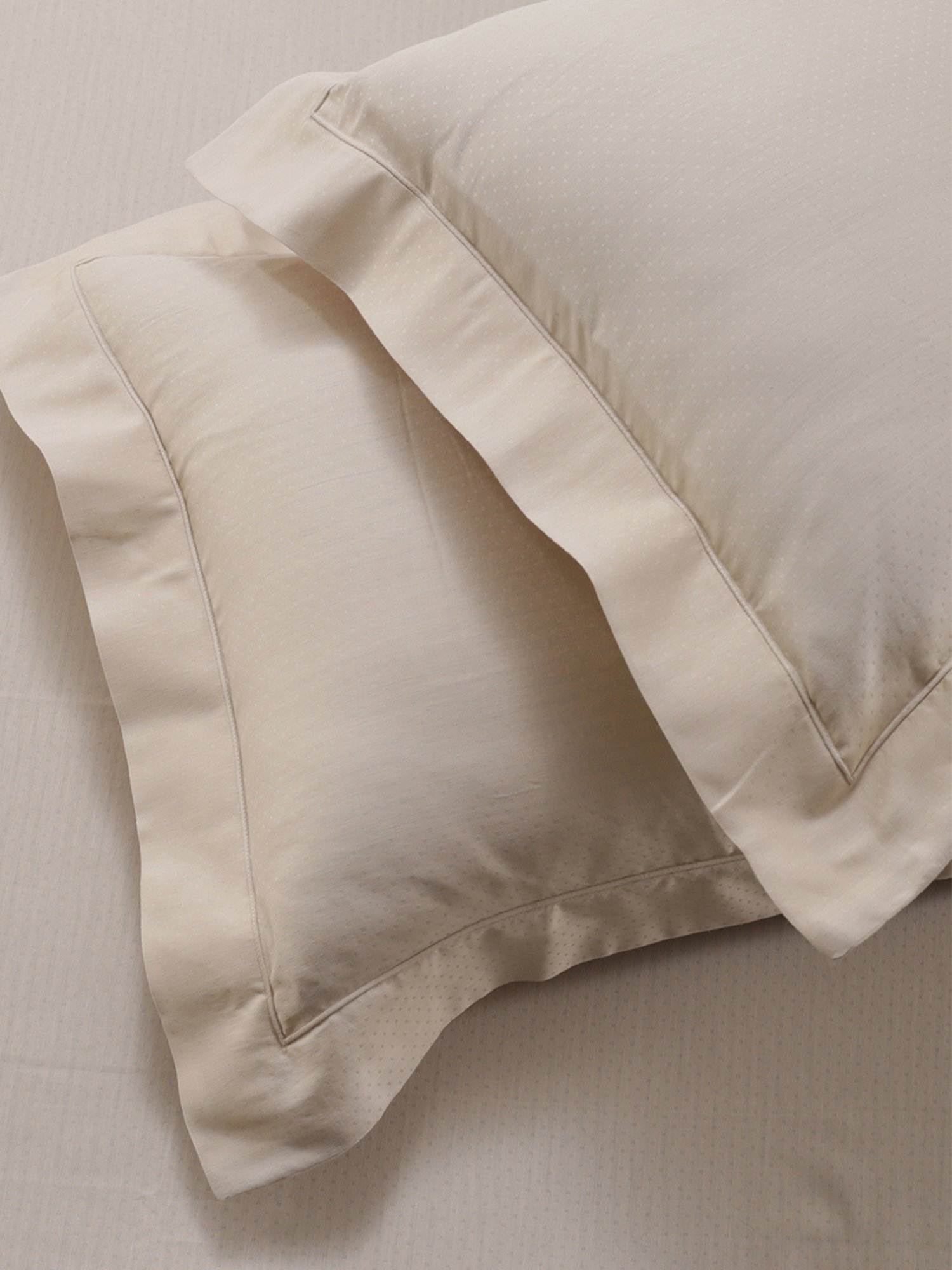 Maspar Colorart Clemonte Self Beige 200 TC Cotton King Bed Sheet with 2 Pillow Covers