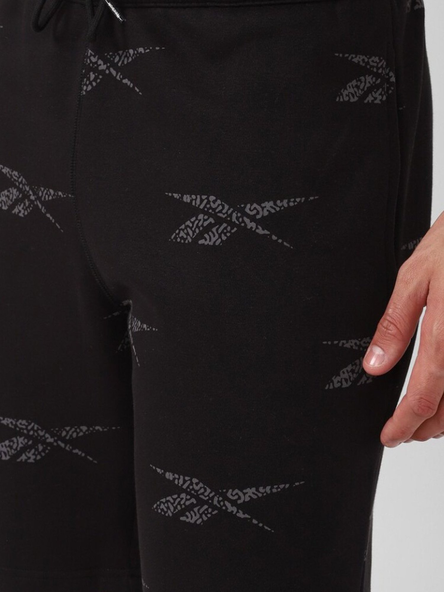 Reebok Black Regular Fit Printed Sports Shorts