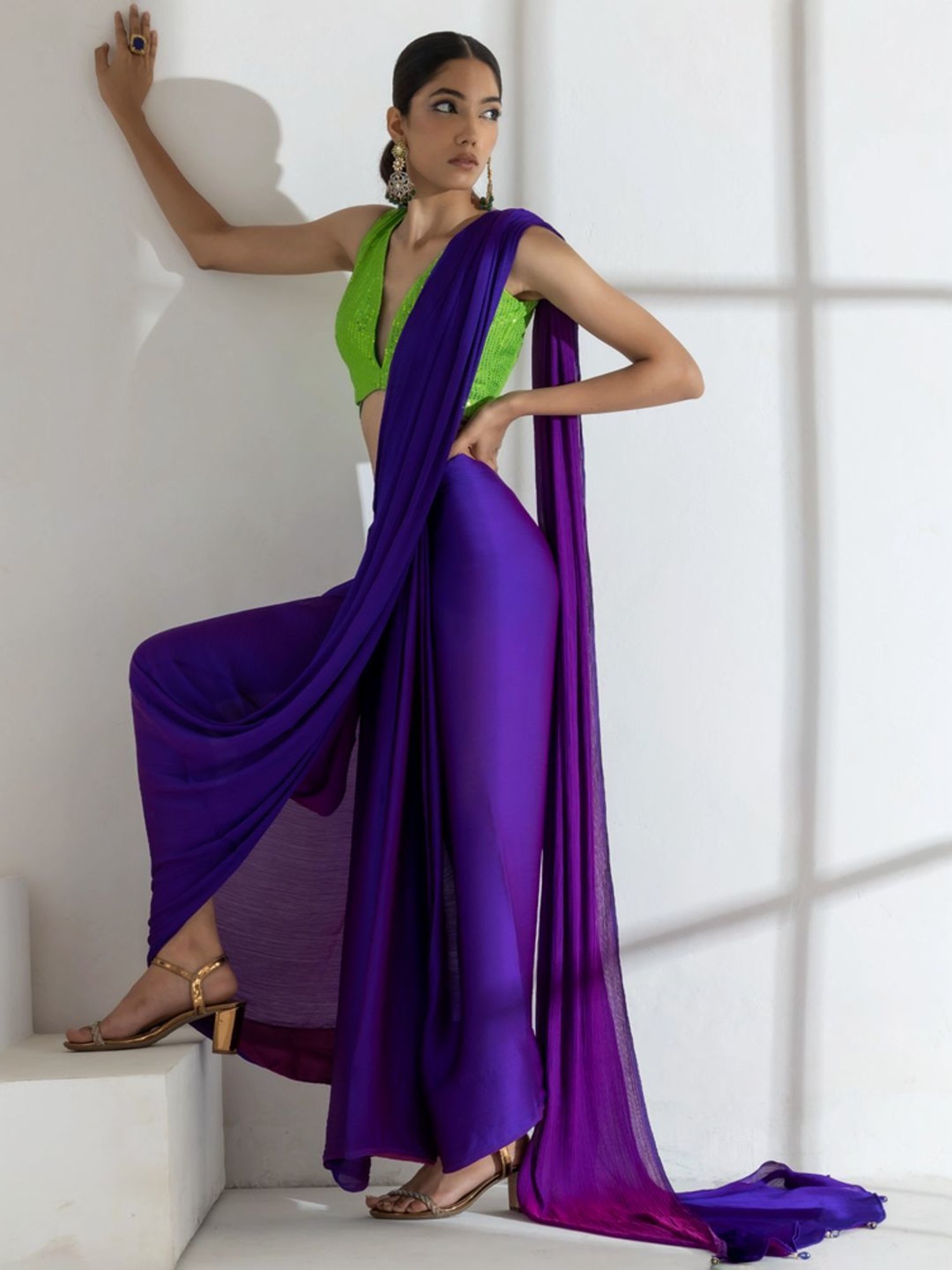 Swtantra Purple Plain Saree With Unstitched Blouse