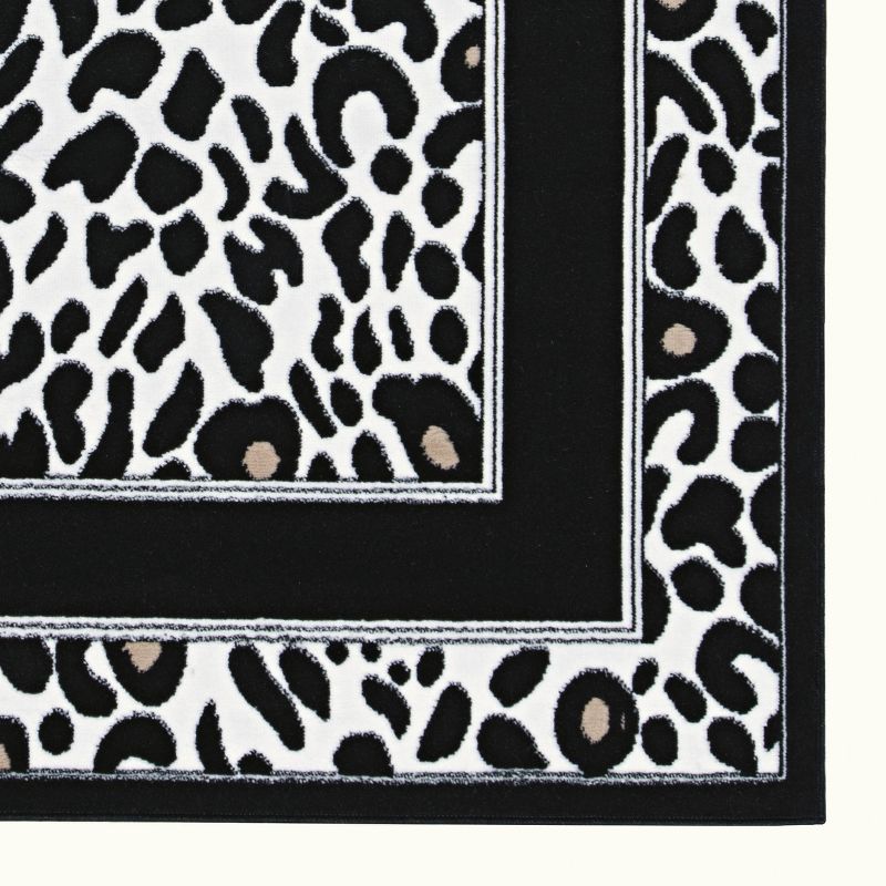 4'8"x7'6" Capri Leopard Rug Black/White - Linon