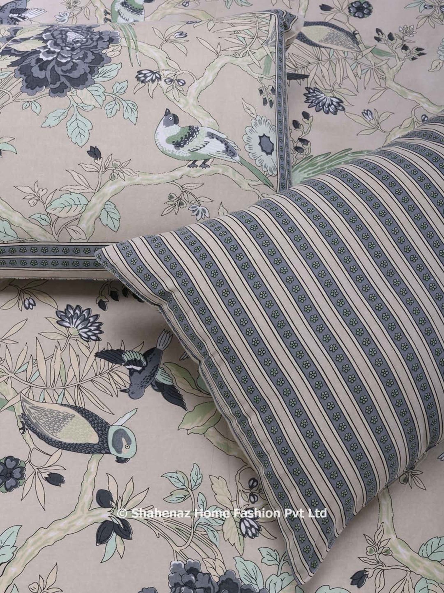 Shahenaz Beige & Grey 120 TC Cotton Rama Double Bedsheet with 2 Pillow Covers