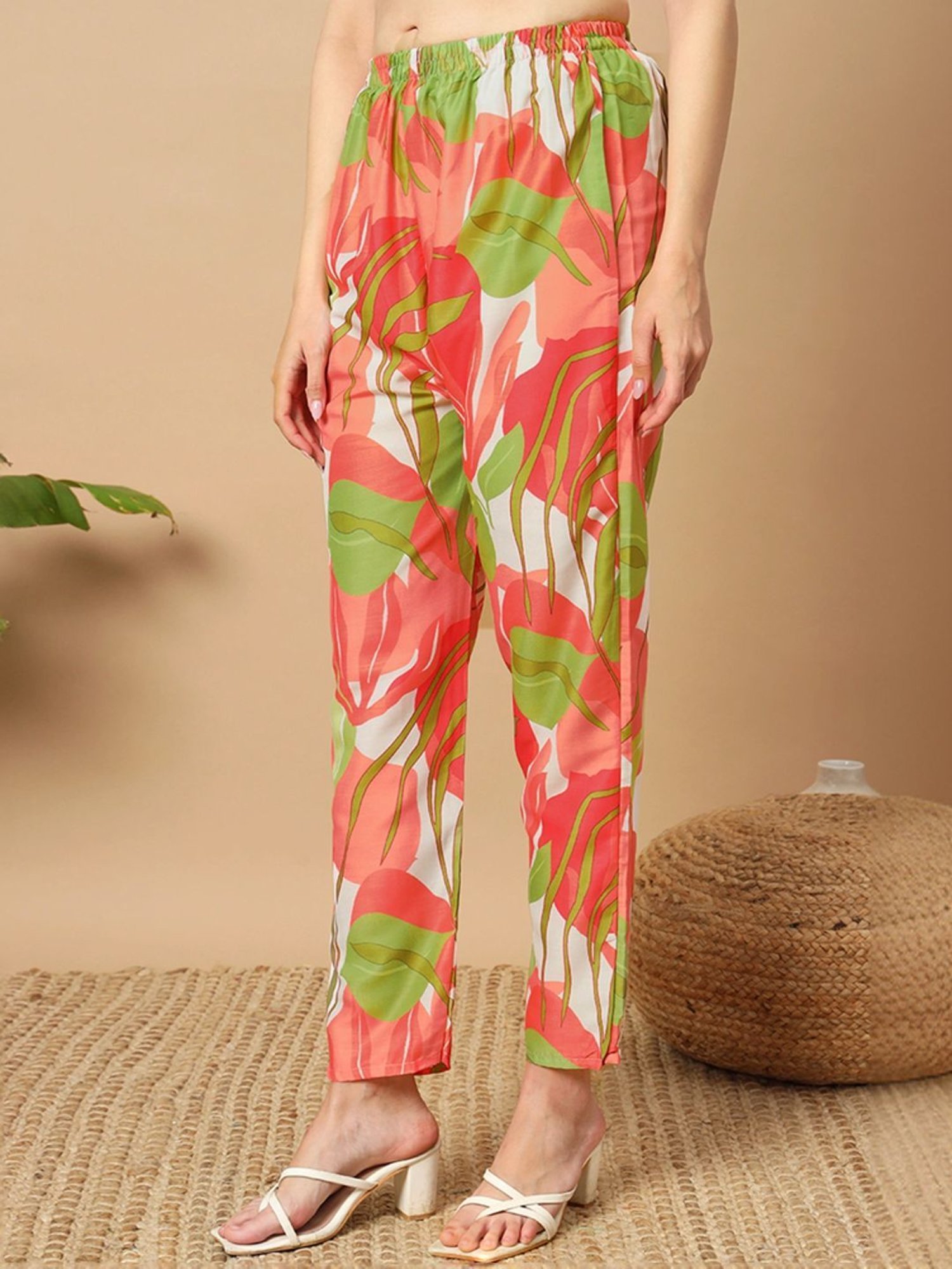 Skylee Multicolored Printed Kurta Pant Set