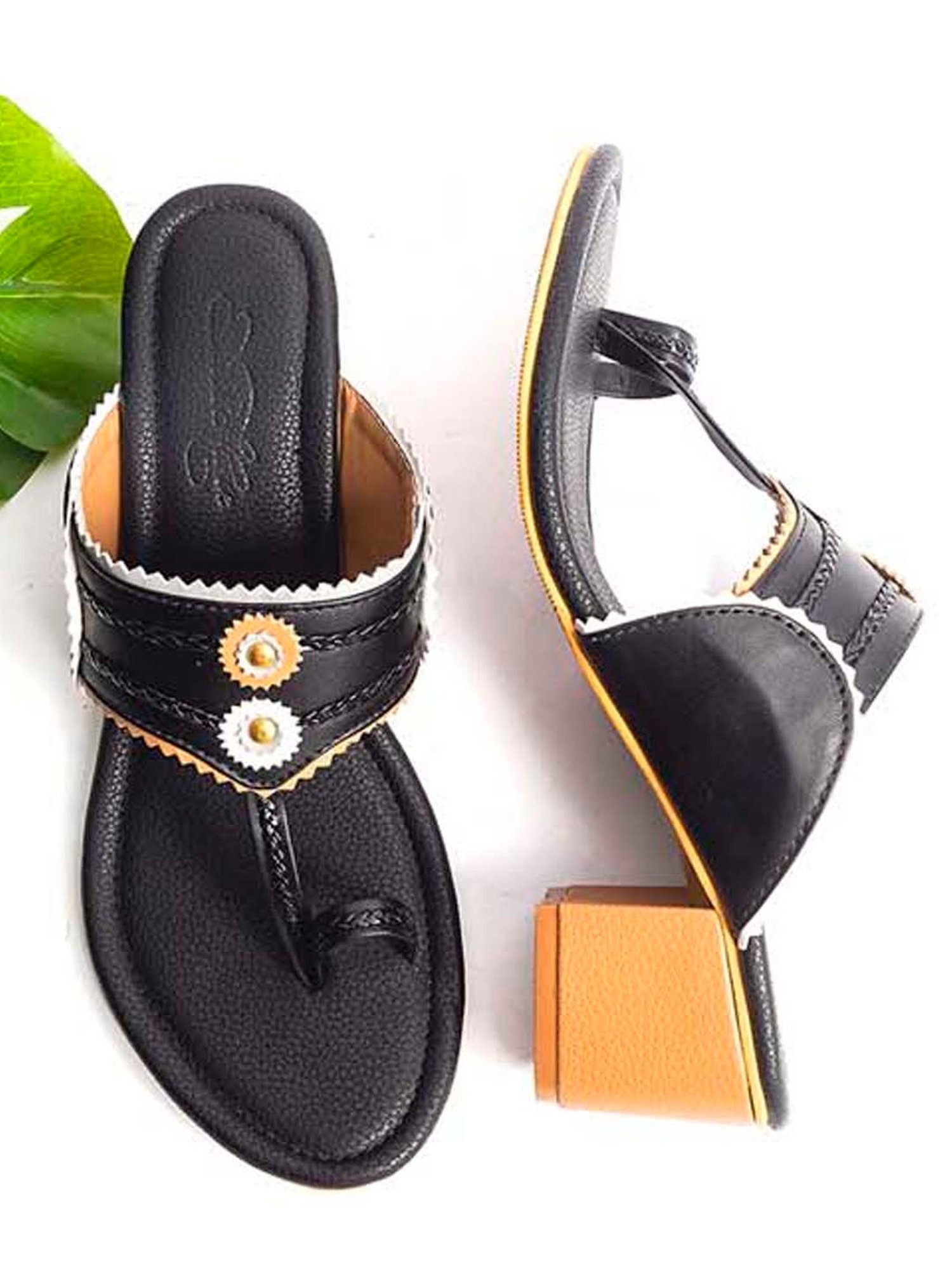 Sole House Women's Black Toe Ring Sandals