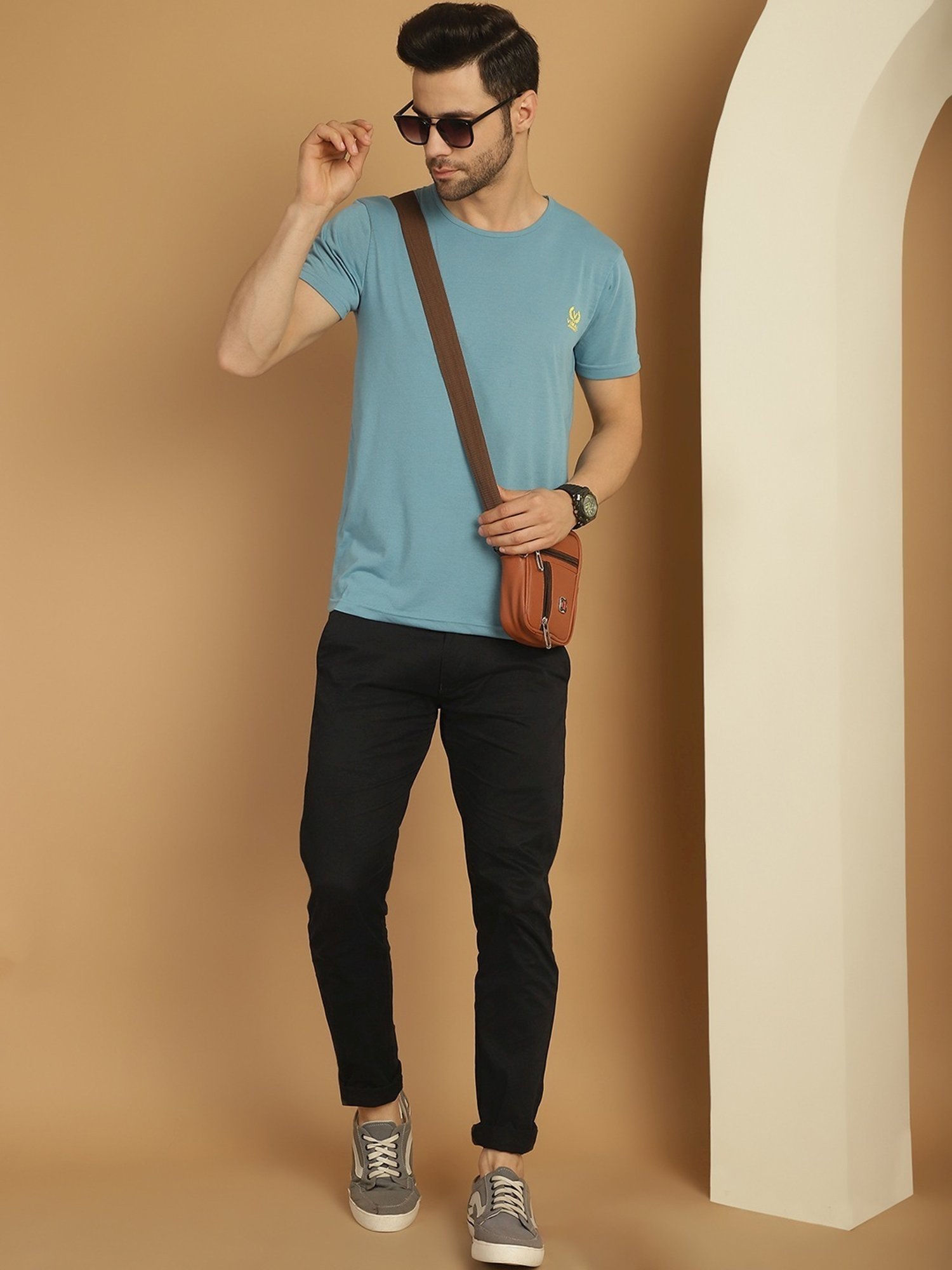 Vimal Jonney Blue & Navy Regular Fit T-Shirt