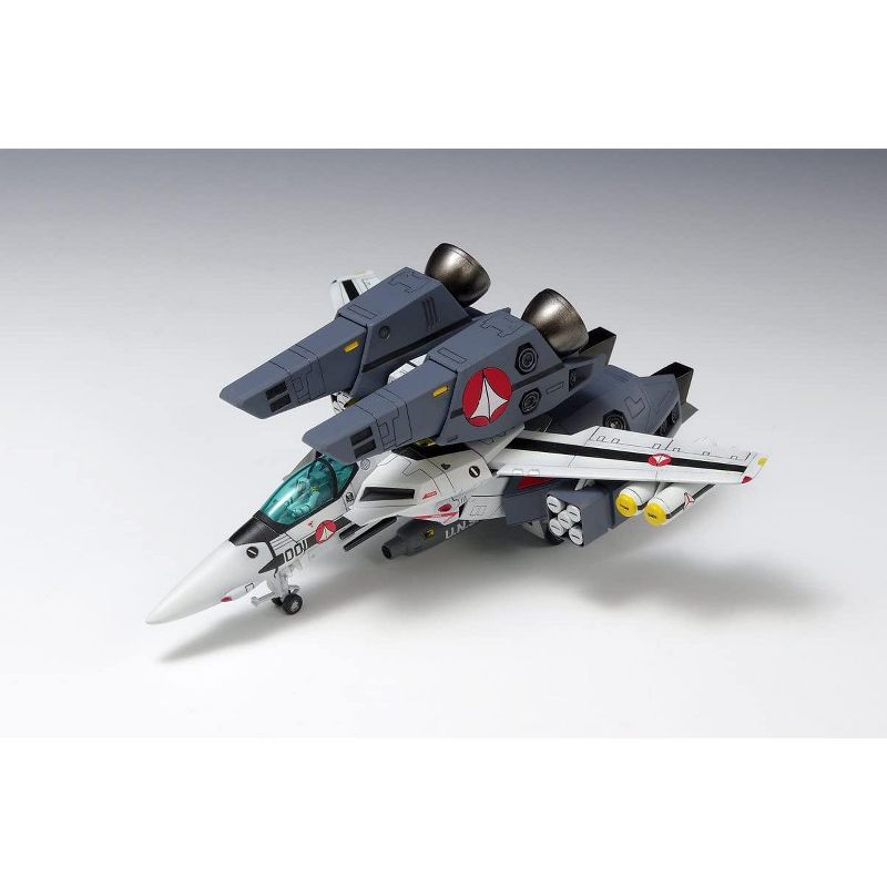 Wave Macross VF-1S Super Valkyrie Fighter Roy Focker 1/72 Scale Model Kit