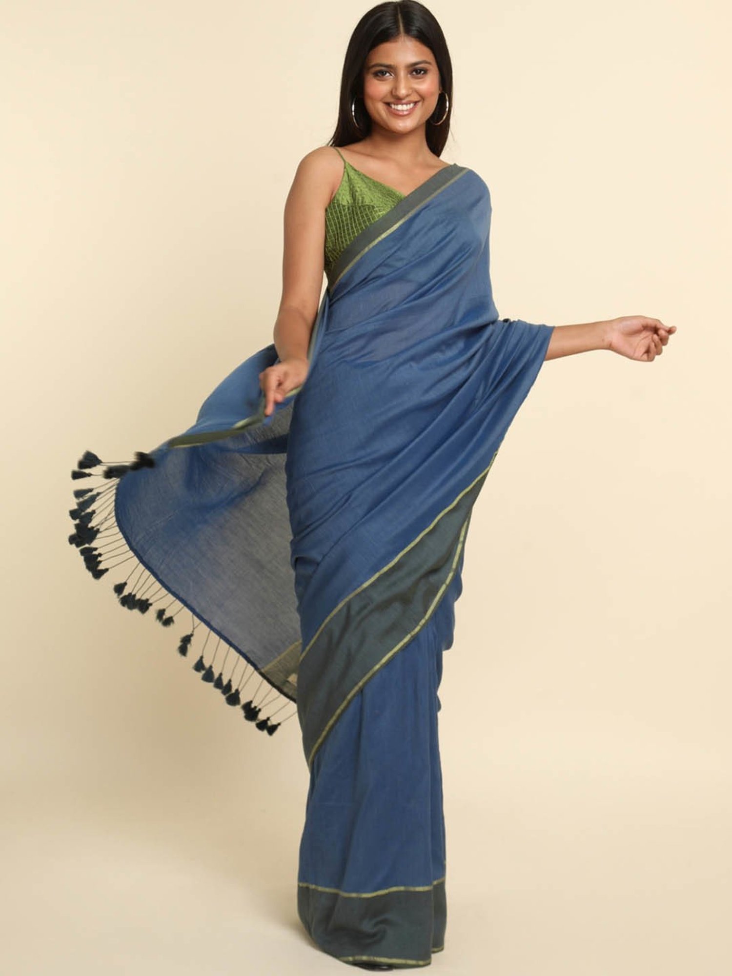 Suta Blue Plain Saree Without Blouse