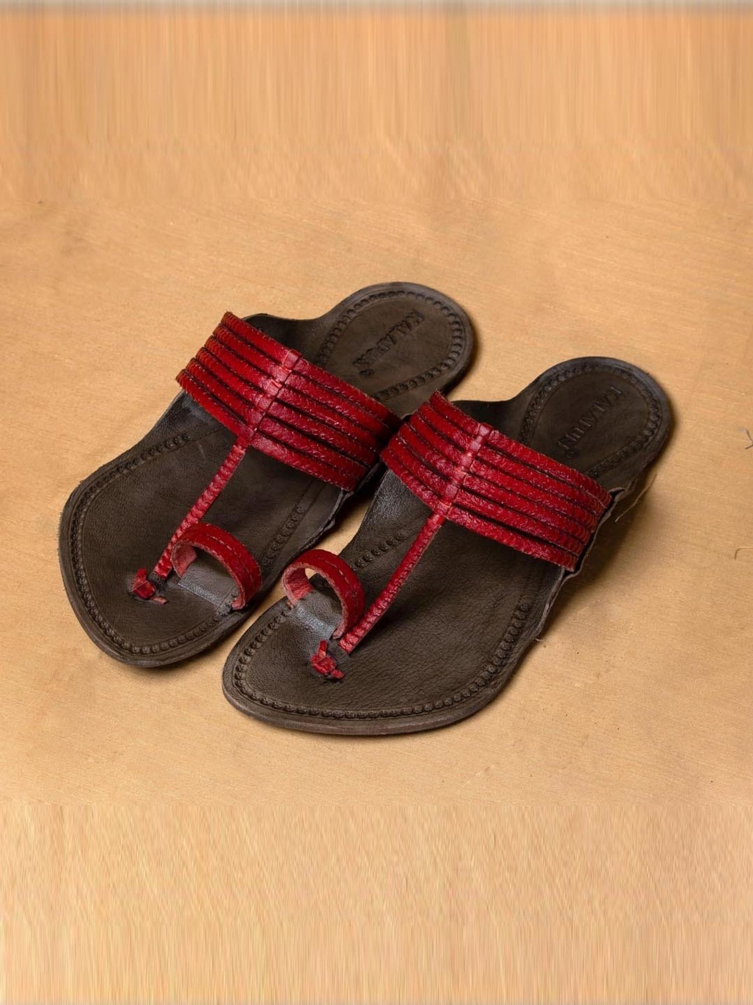 Kalapuri Men's Grey Kolhapuri Sandals