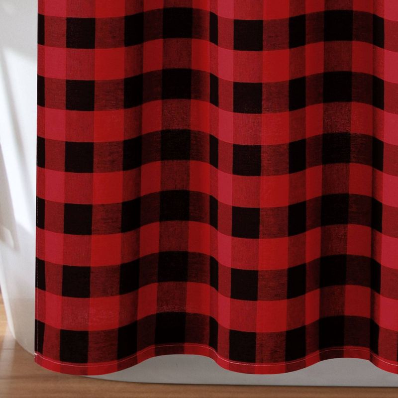Home Sweet Home Wreath Shower Curtain Red - Lush Décor