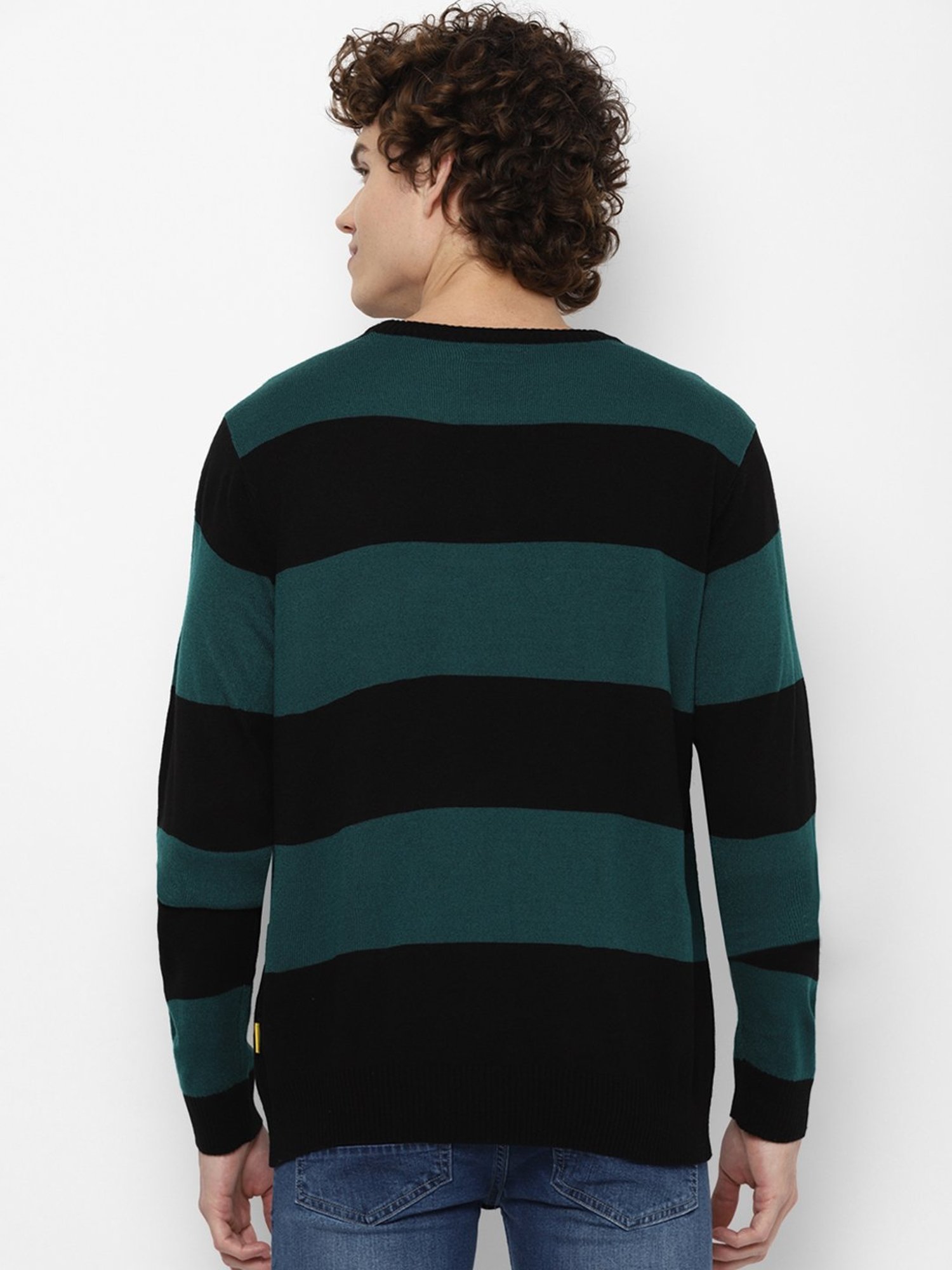 Forever 21 Black  Regular Fit Colour Block Sweaters