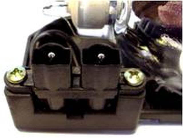 Toshiba TLPLB2  OEM Replacement Projector Lamp . Includes New Philips UHP 120W Bulb and Housing