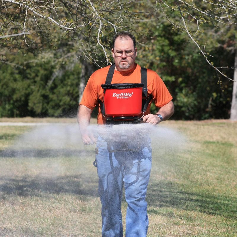 Suncast - Handheld Ice Melt Spreader