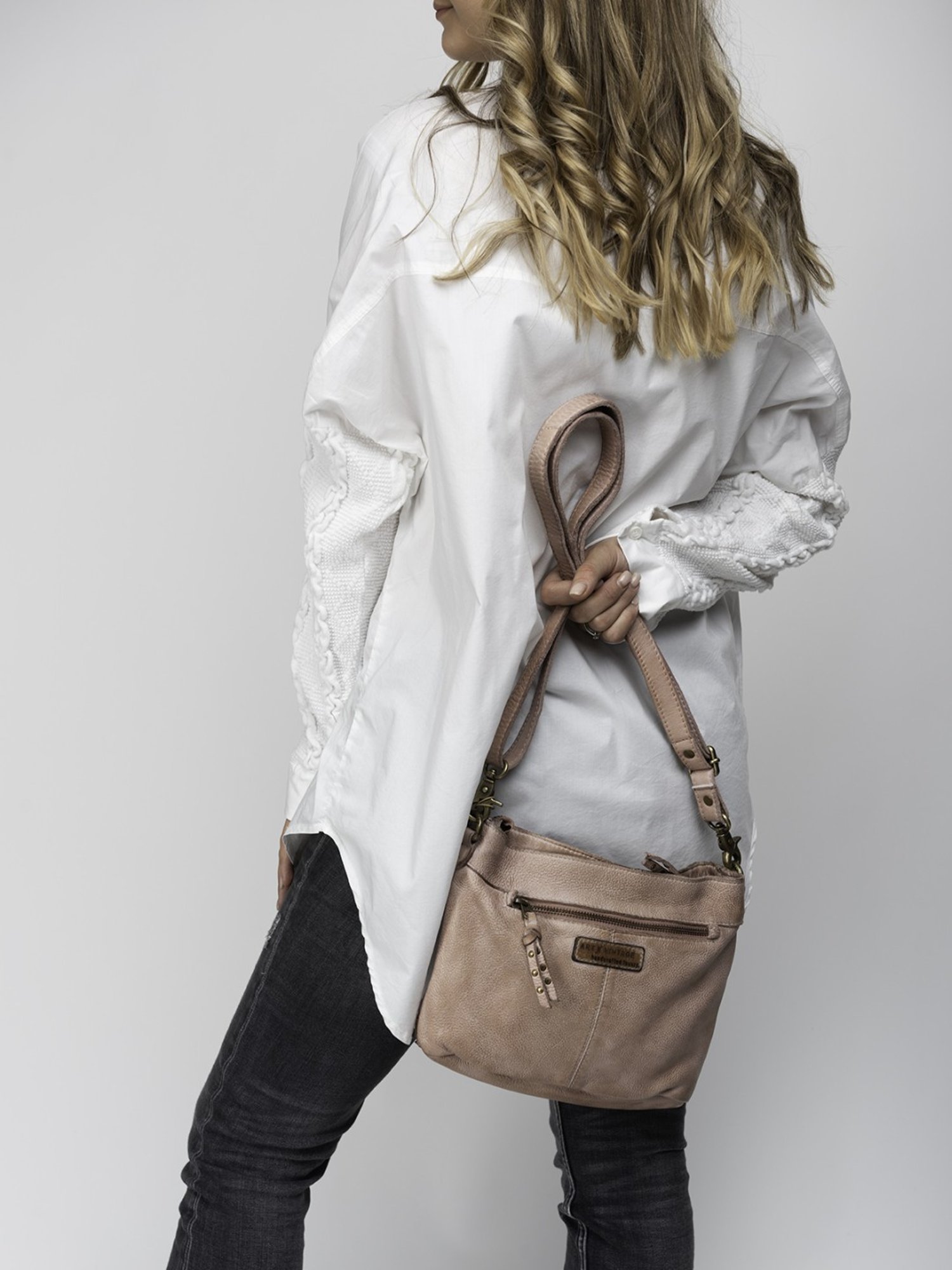 Art N Vintage Bettina Blush Pink Leather Textured Medium Sling Handbag