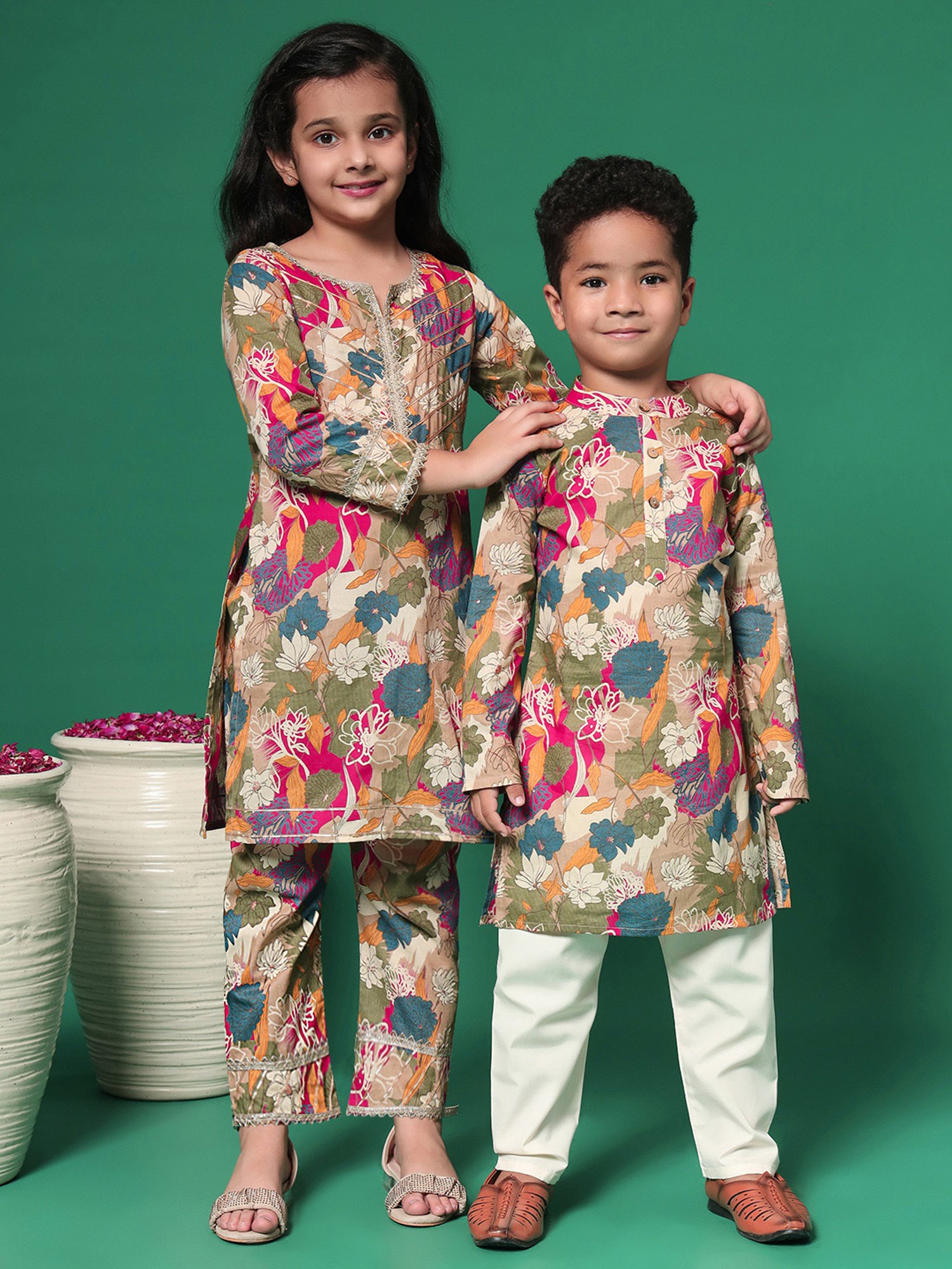 READIPRINT FASHIONS Kids Magenta & Green Floral Print Kurti with Pants