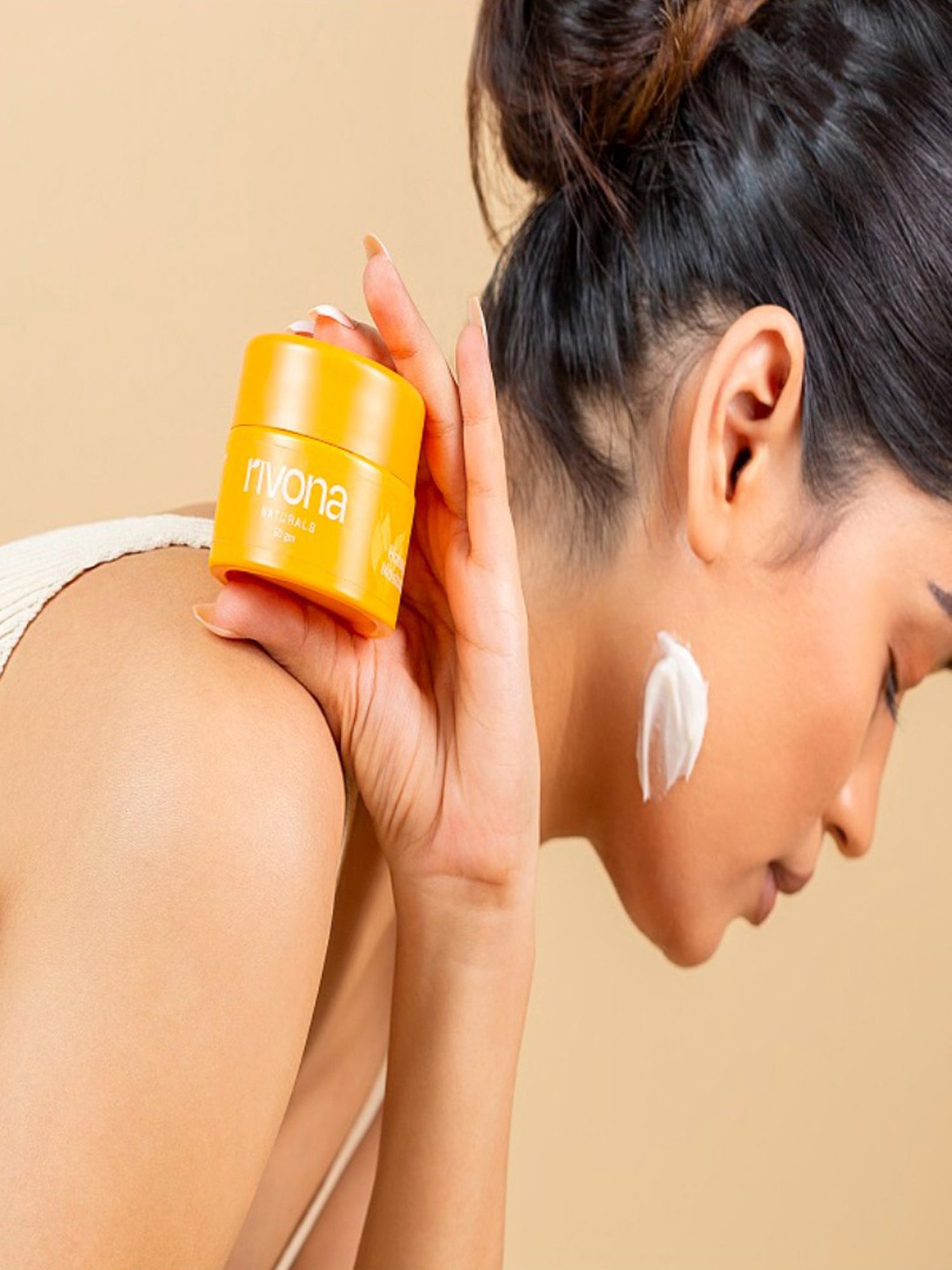 Rivona Naturals Honey & Saffron Moisturizing Cream - 50 gm