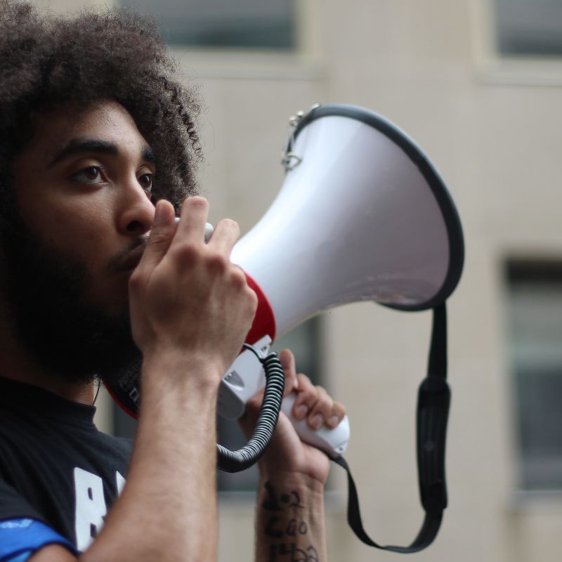 Nippon America SK-33S Handheld Power Megaphone Bullhorn Speaker with Built-In Siren, Volume Controls, Handle, 30 Watts, and 400 Meter Range (White)