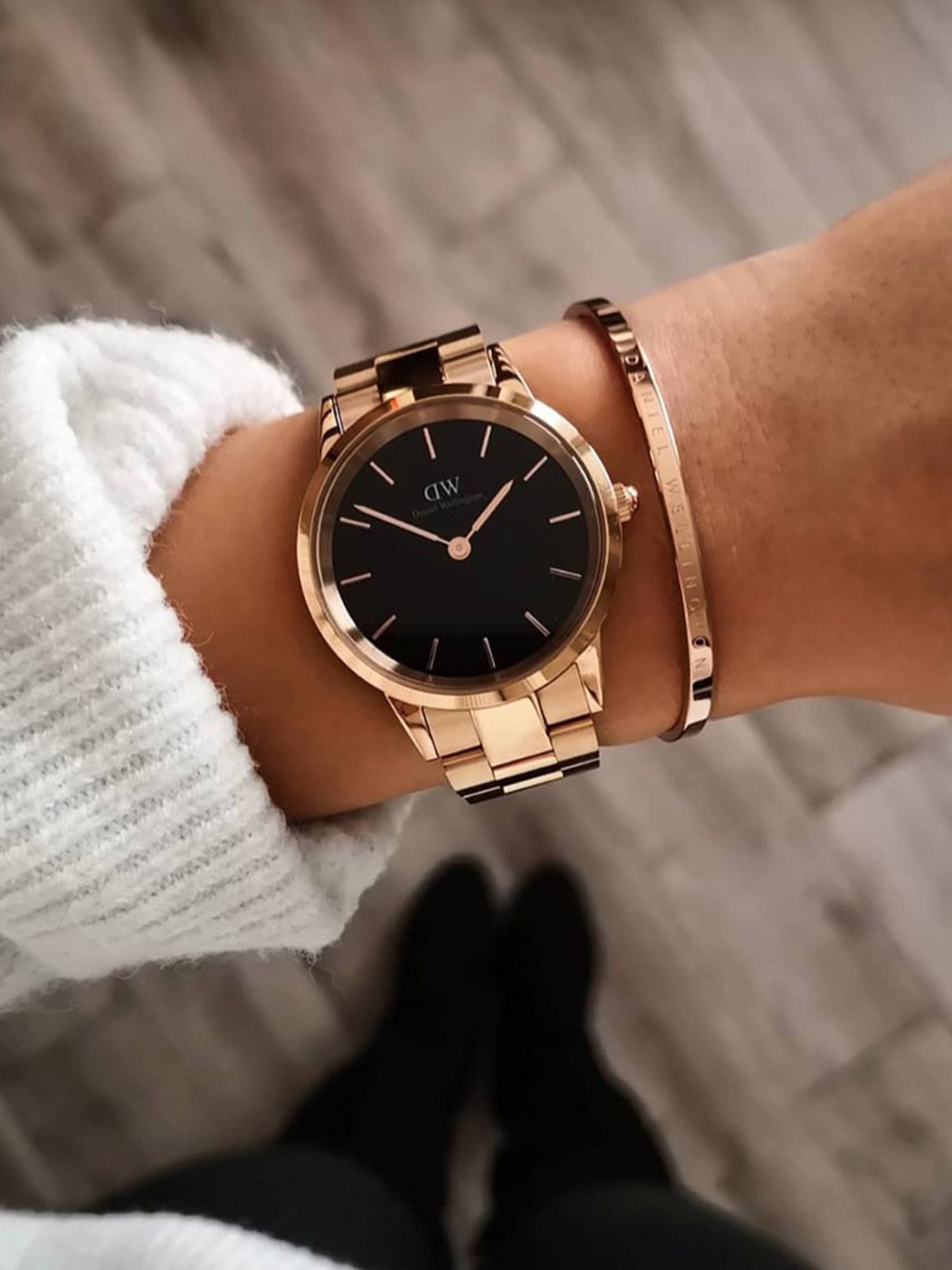 Daniel Wellington DW00100212 Iconic Link Analog Watch for Women