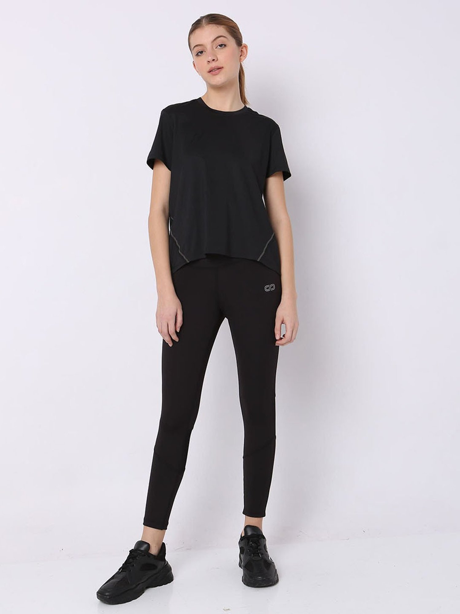 SILVERTRAQ Black Relaxed Fit T-Shirt