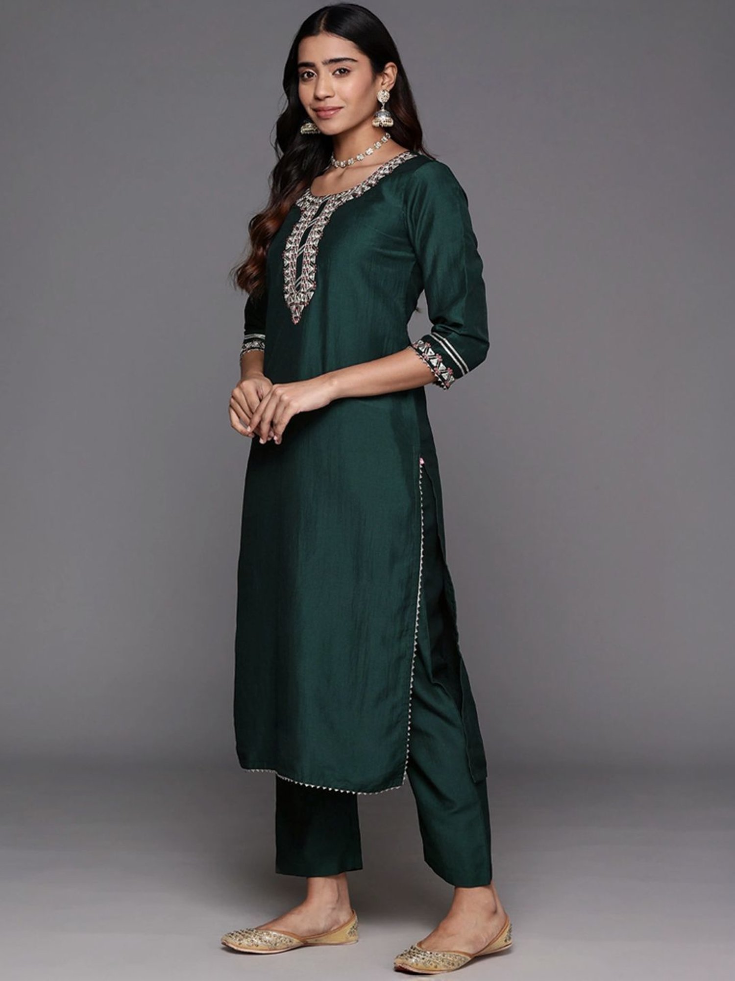 Varanga Green Embroidered Kurta Pant Set With Dupatta