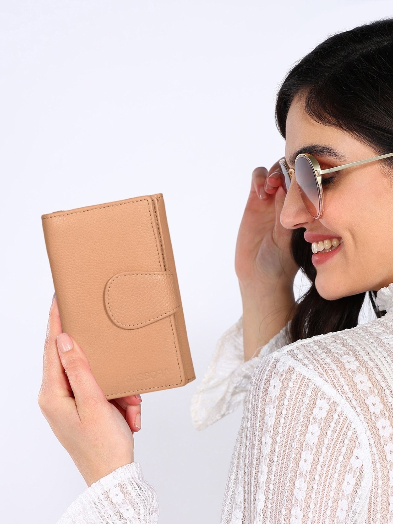 SASSORA QIU Beige Leather Wallet