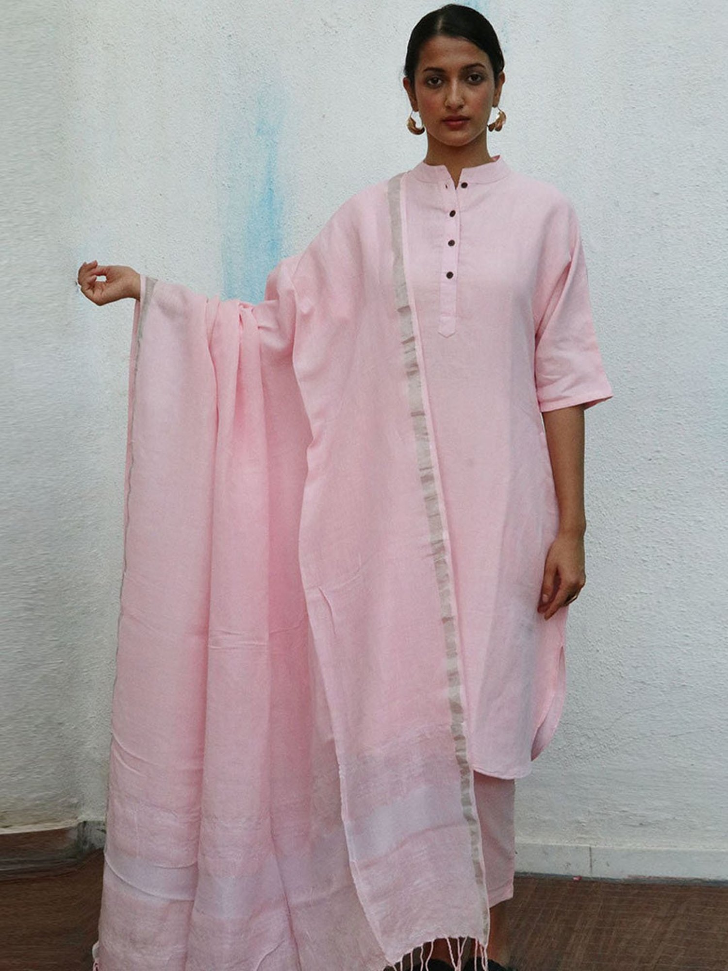 Chidiyaa Pink Breathe Ivy Handwoven Linen Dupatta