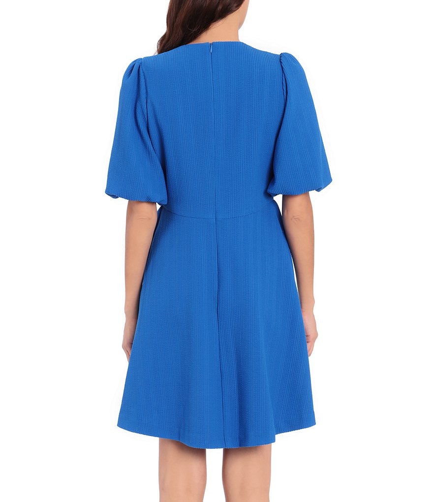 Maggy London Seer Sucker Puff Sleeve Jewel Neck Baby Doll Dress