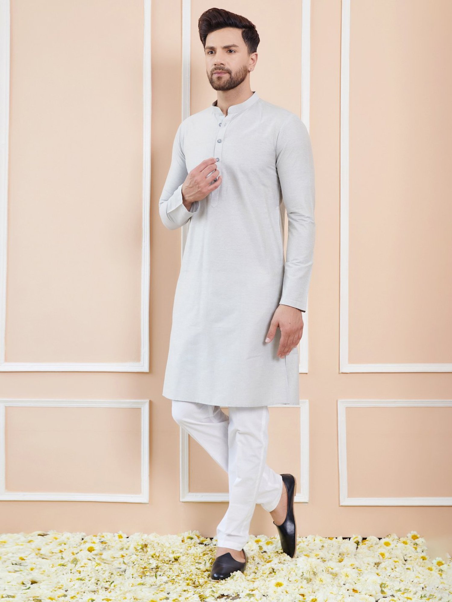 See Designs Off White Regular Fit Kurta & Pyjamas Set